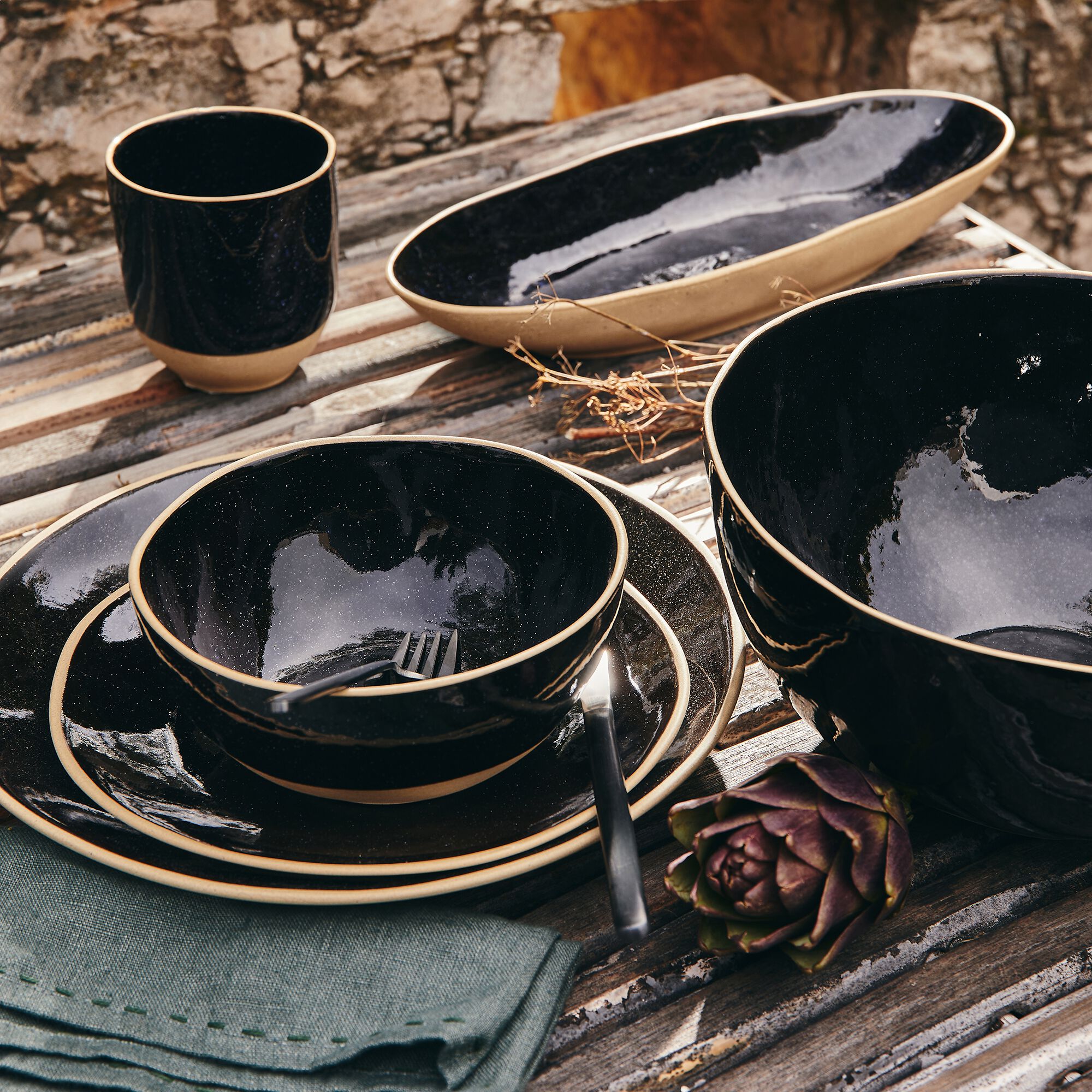 AGATE - Service de vaisselle en grès recyclé - noir