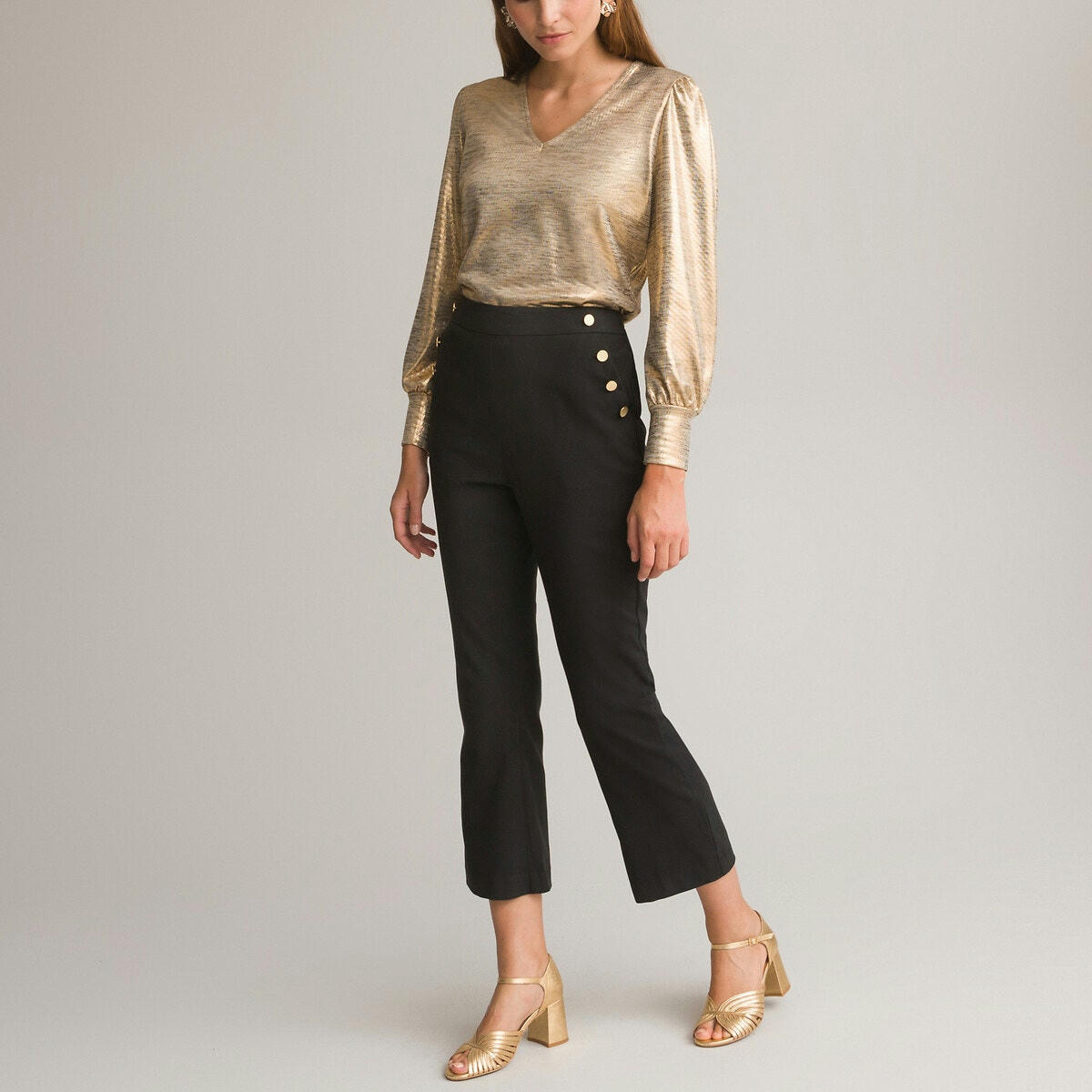 Pantalon raccourci, forme évasée