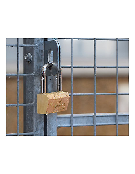 Cadenas FTH NT à clé, corps en laiton et anse en acier cémenté, ouverture latérale par clé, base de 65mm, 3 clés - FTH