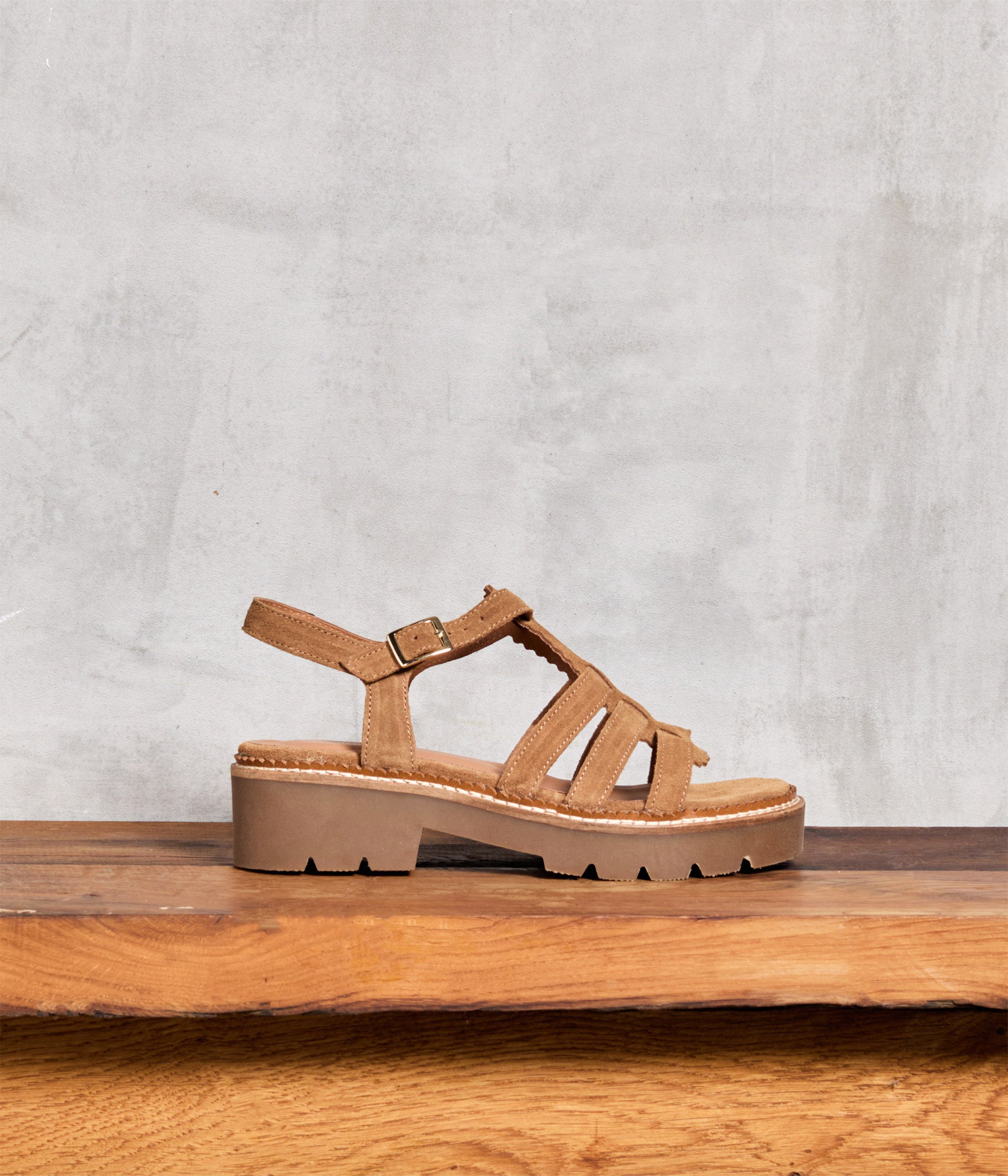 Sandales en velours beige Isidole