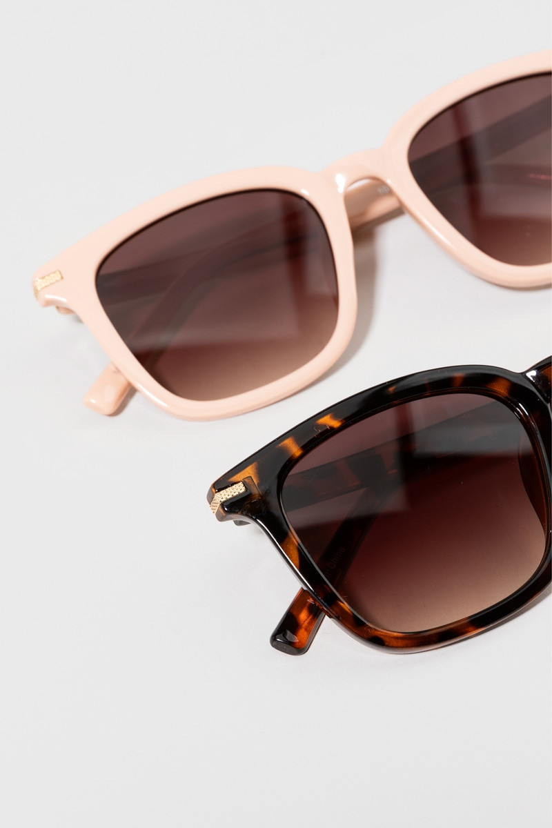 Elliot Geo Wayfarer Sunglasses