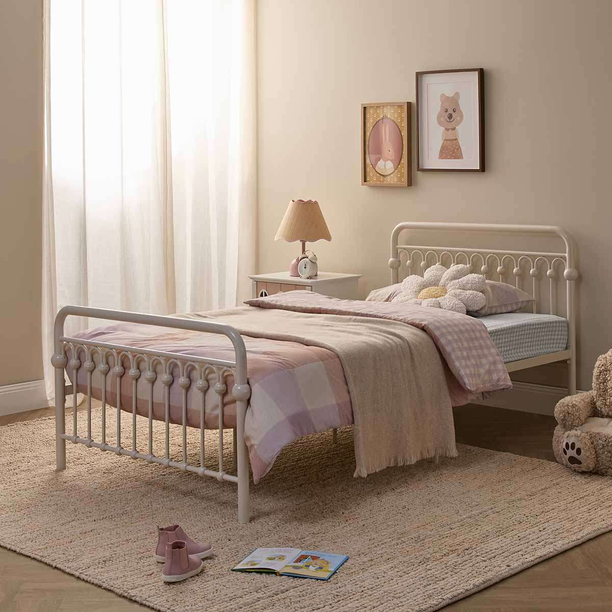 Classic Cottage Bed - King Single - Cream