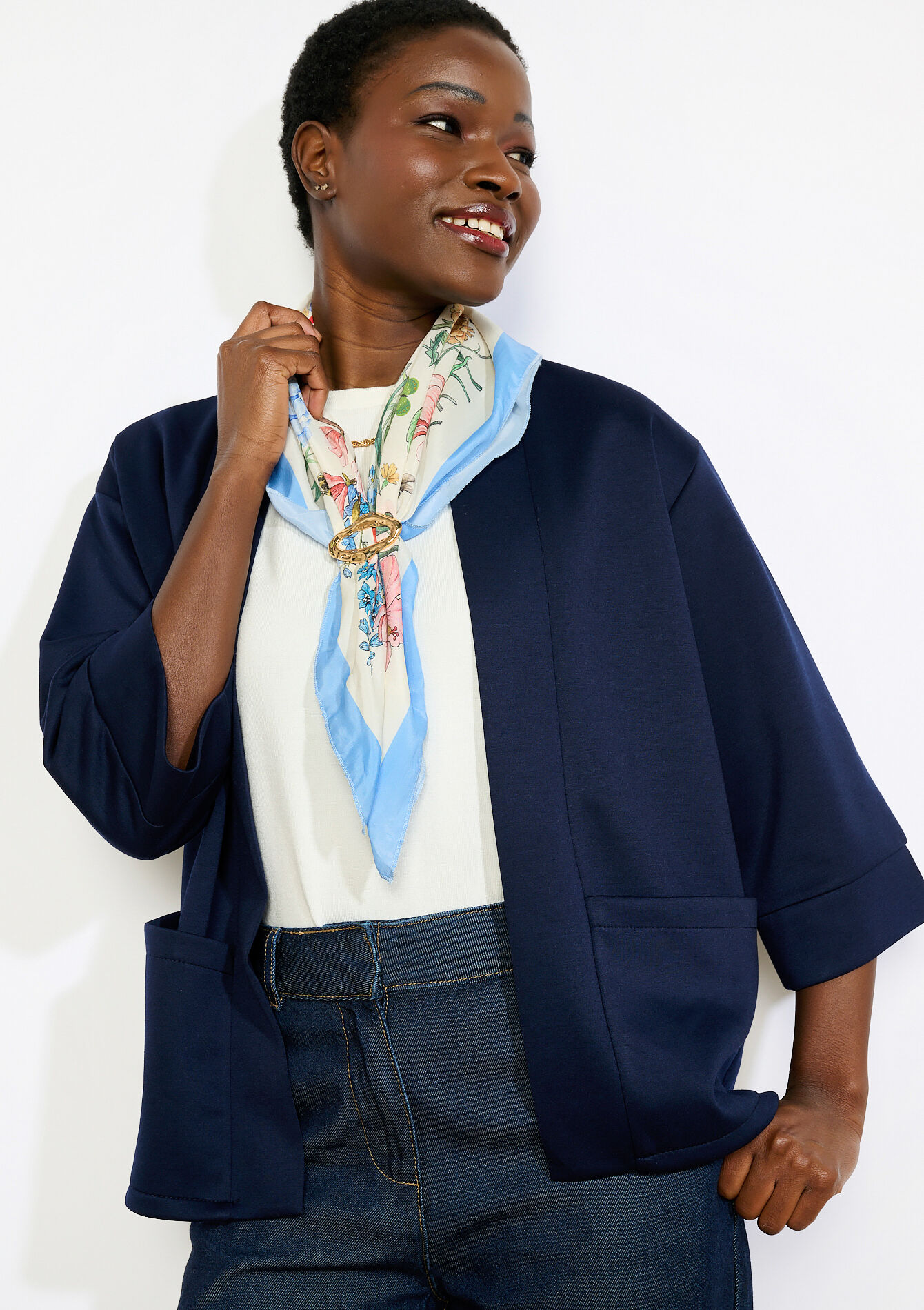 Zijden carr&eacute; met juweelaccent