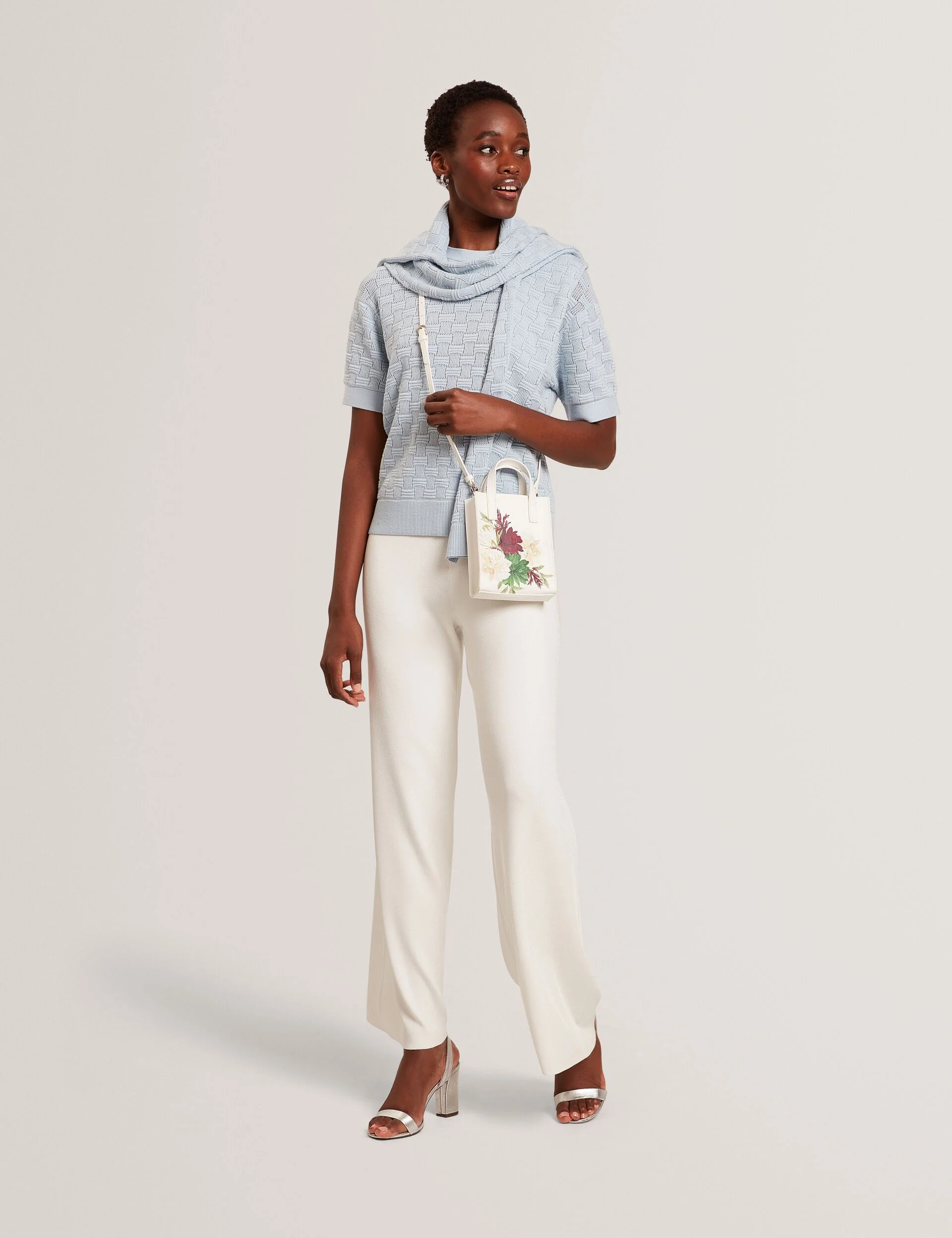 EMETA | PALE BLUE
