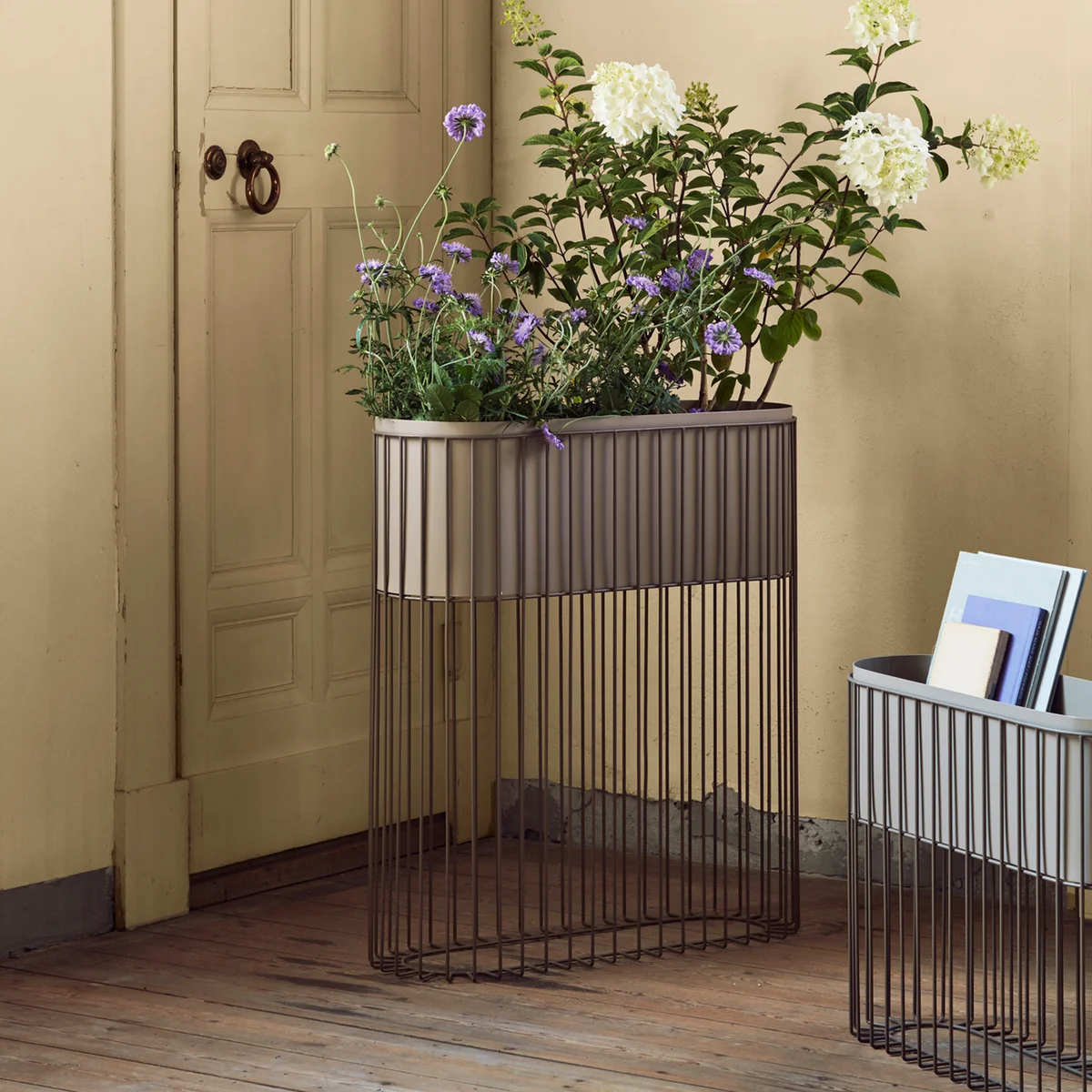 Broste Copenhagen - Fenja Gestell mit Übertopf (2er-Set), simply taupe / warm grey