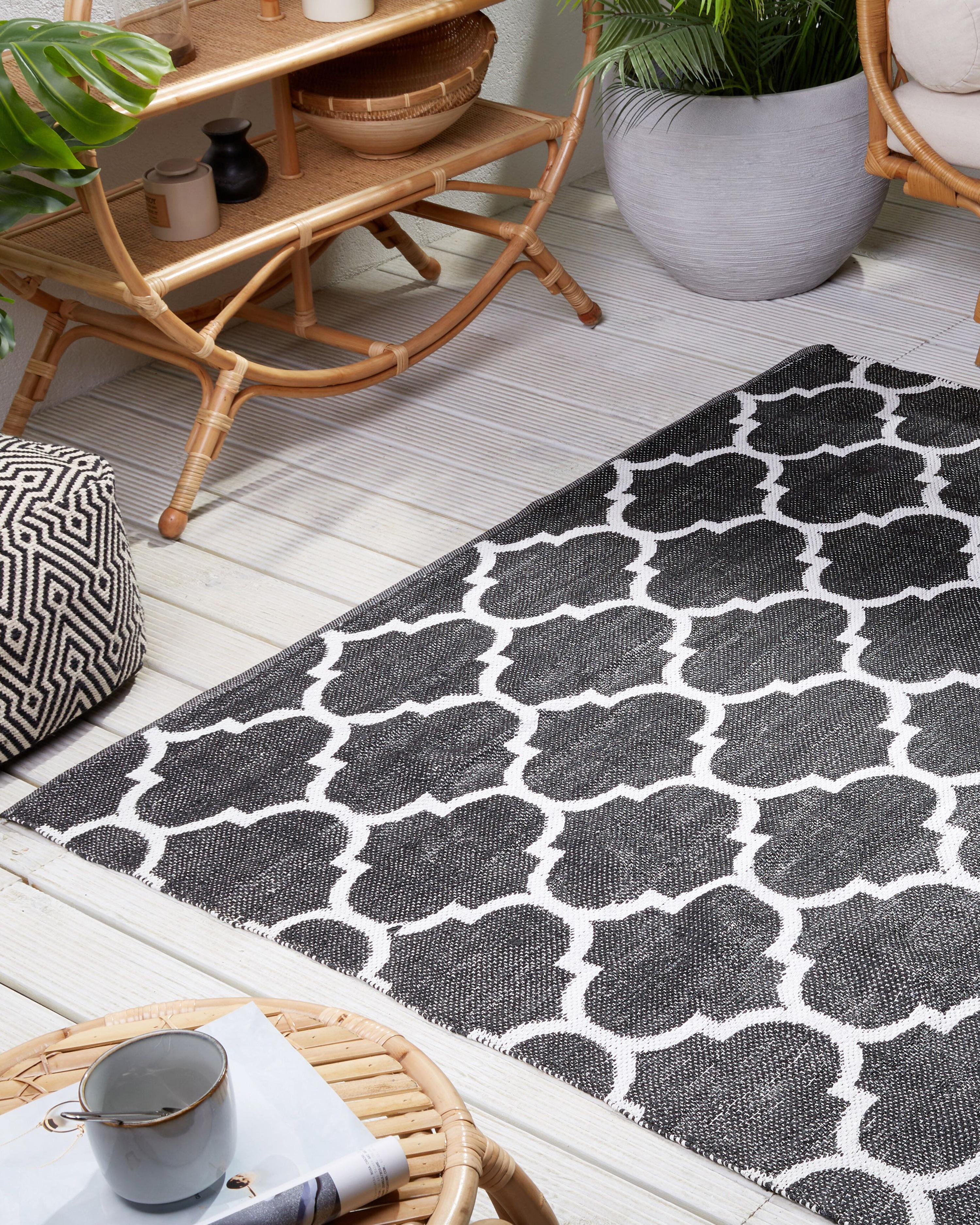 Outdoor Rug ALADANA Black/ White 140 x 200 cm Reversible