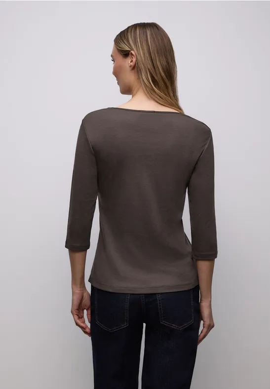 Shirt mit Herzausschnitt