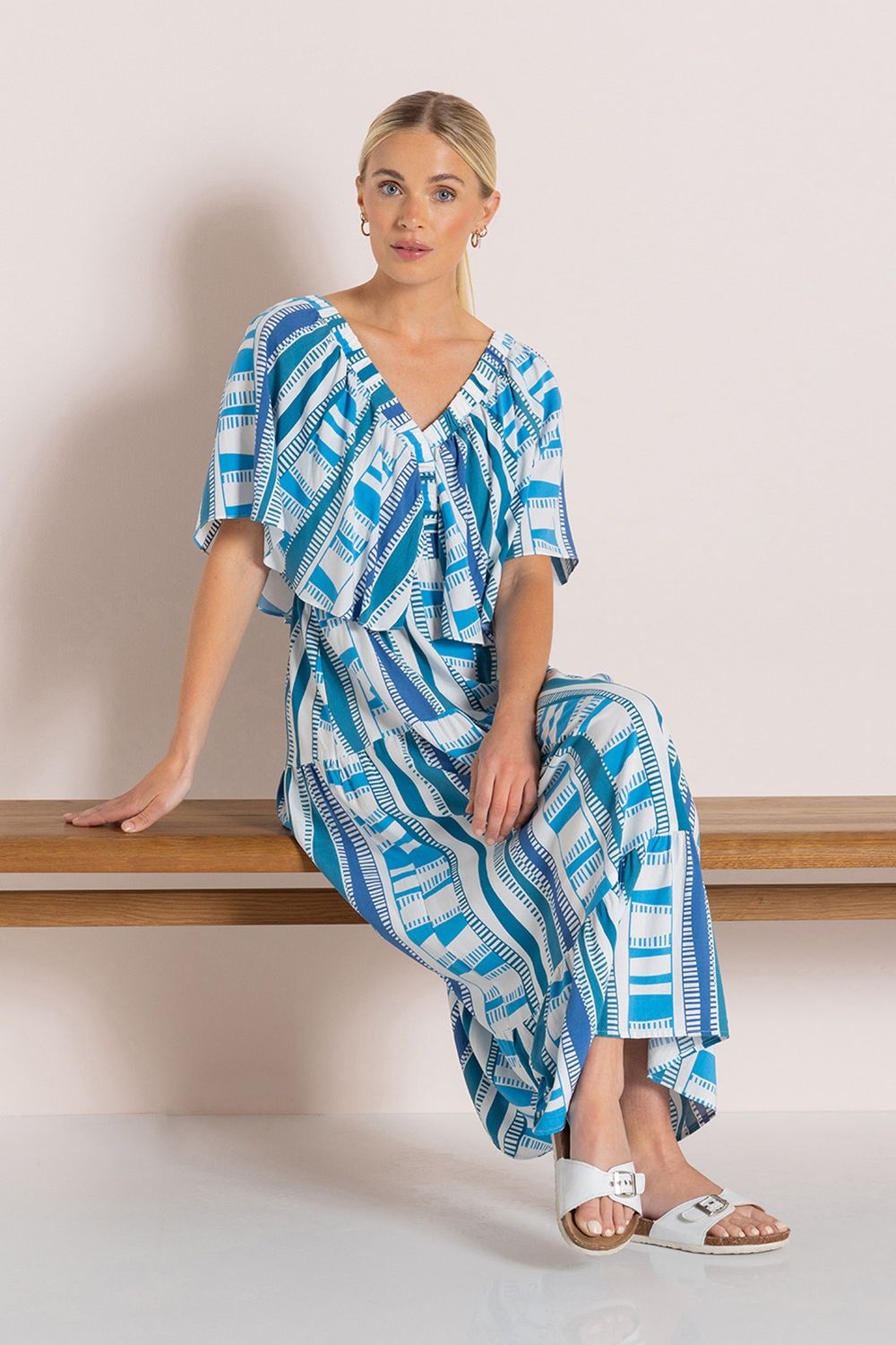 Klass. Printed V Neck Midaxi Dress