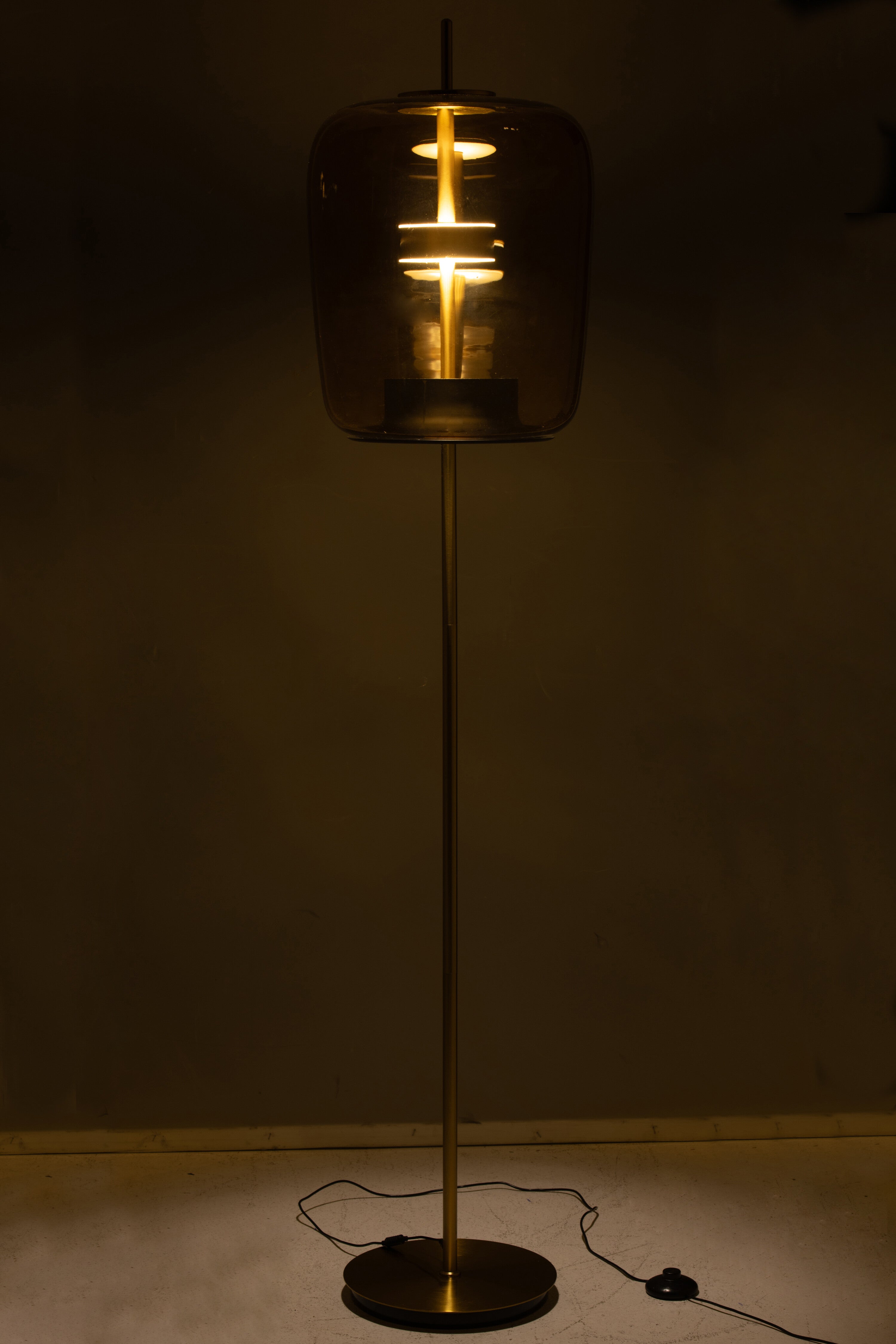 J-Line vloerlamp - glas - bruin - LED lichtjes