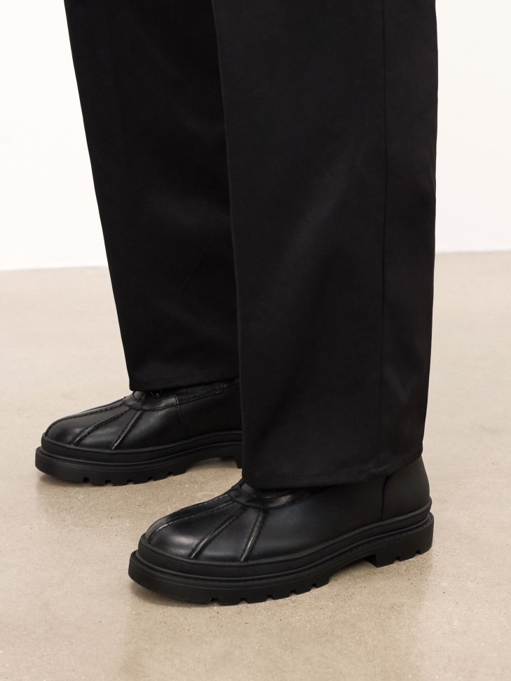 High boots with Thinsulate insulation