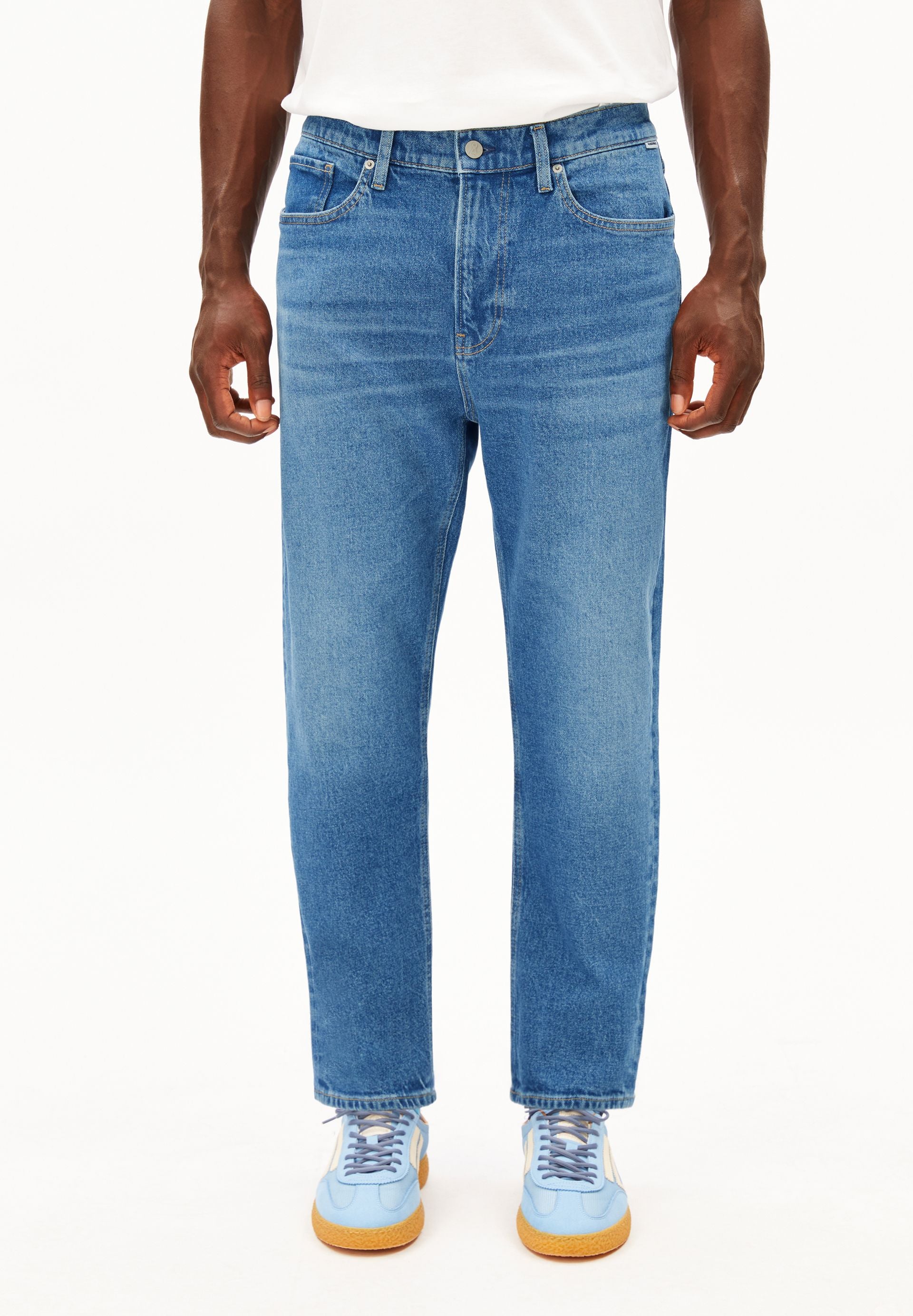 MAAKX RELAXED TAPERED JEANS