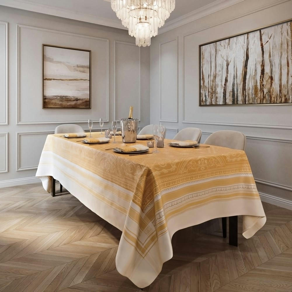GALERIE ROYALE REFLETS D OR - Nappe carrée antitache déperlant coton & autres fibres or 174x174 cm