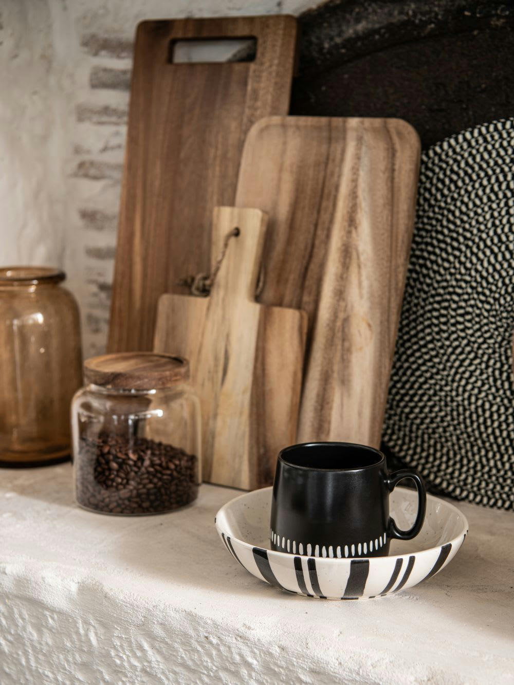 BASILE - Set de table rond en papier noir et blanc