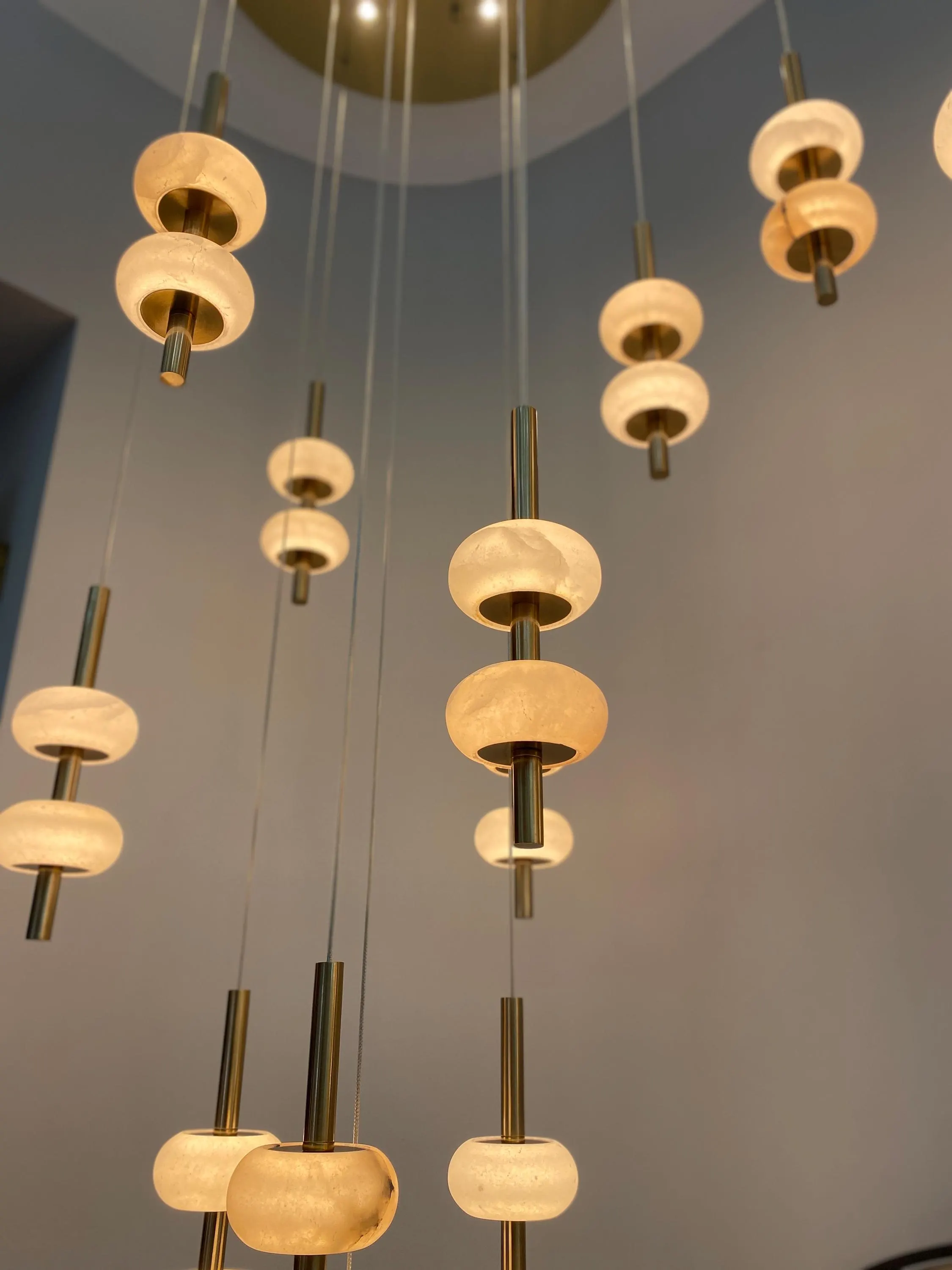 Marble Pendant Light, Modern Elegance, Handmade Marble Pendant Lamp, Luxury Lighting with Brass Accent, Bedroom Marble Pendant Chandelier