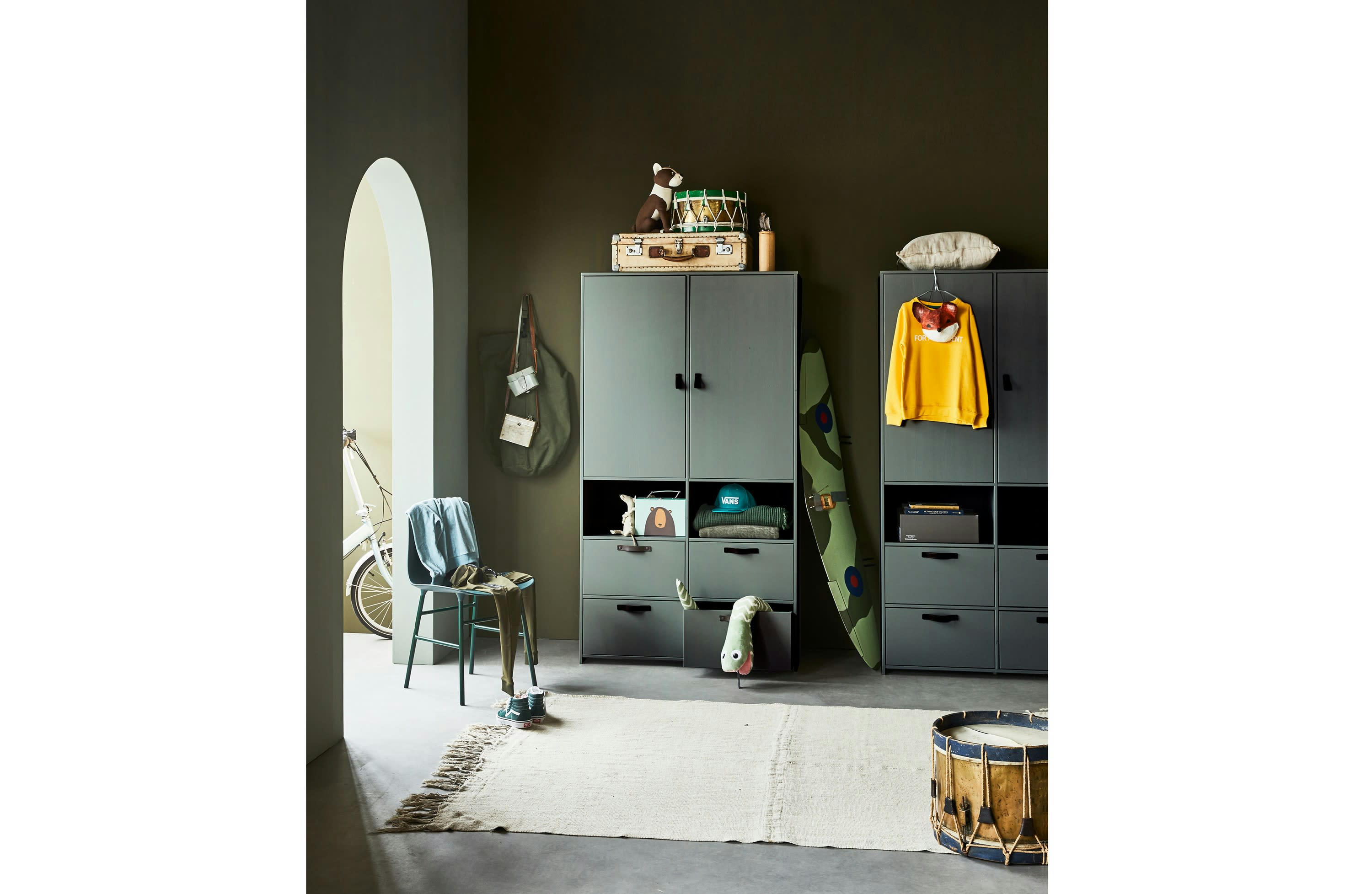 STAGE - Armoire 2 portes 4 tiroirs en bois gris