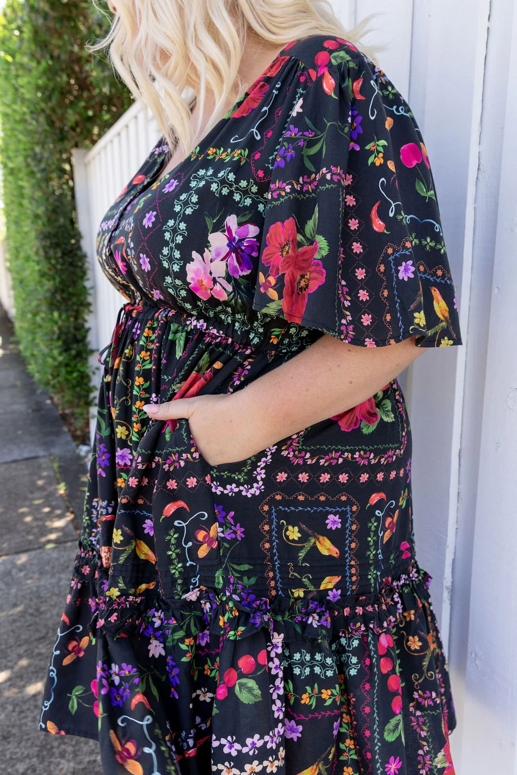 Lisa Dress in Sweet Bee