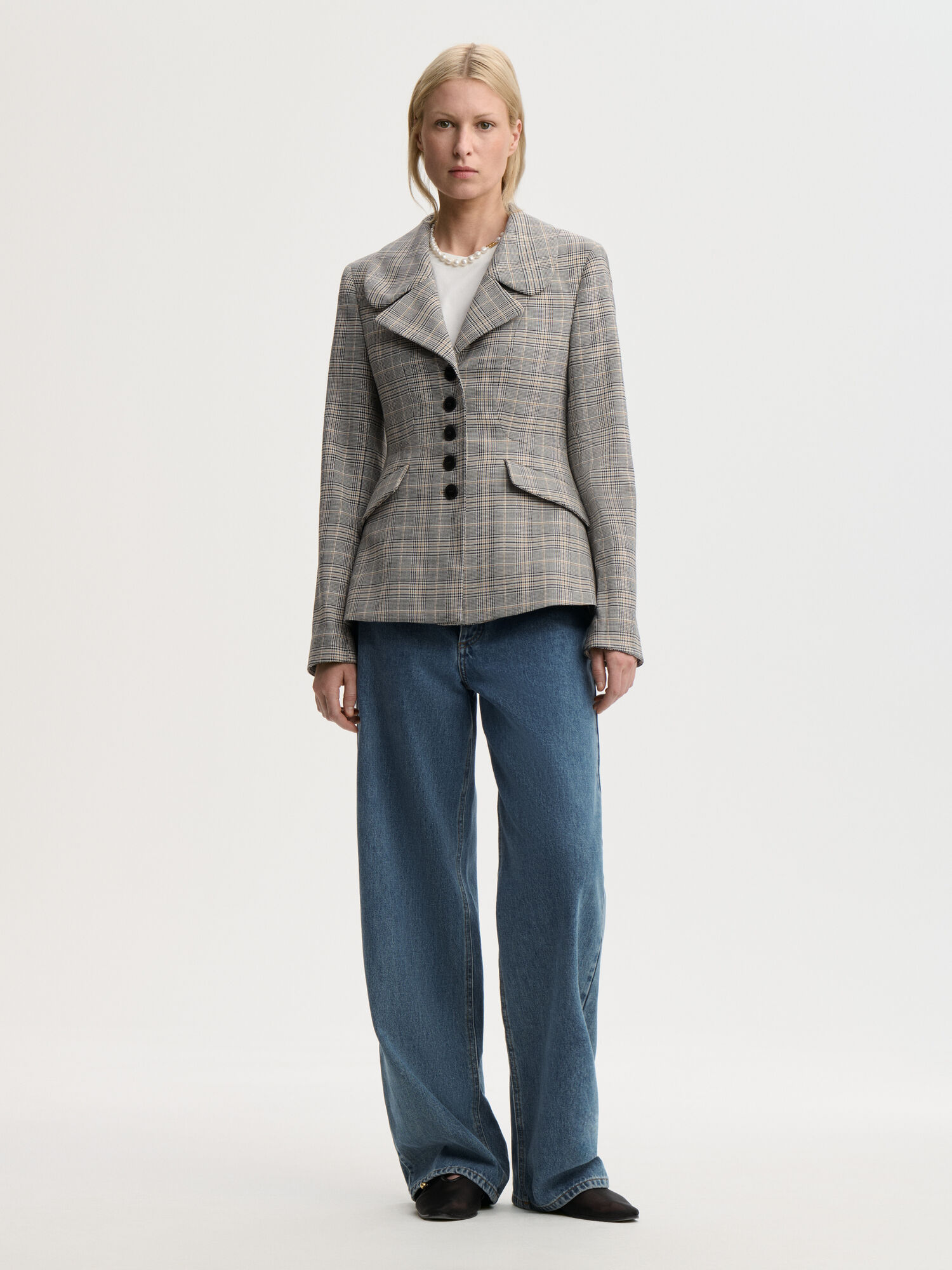EXCLUSIVE: Adrienna enkeltradet blazer