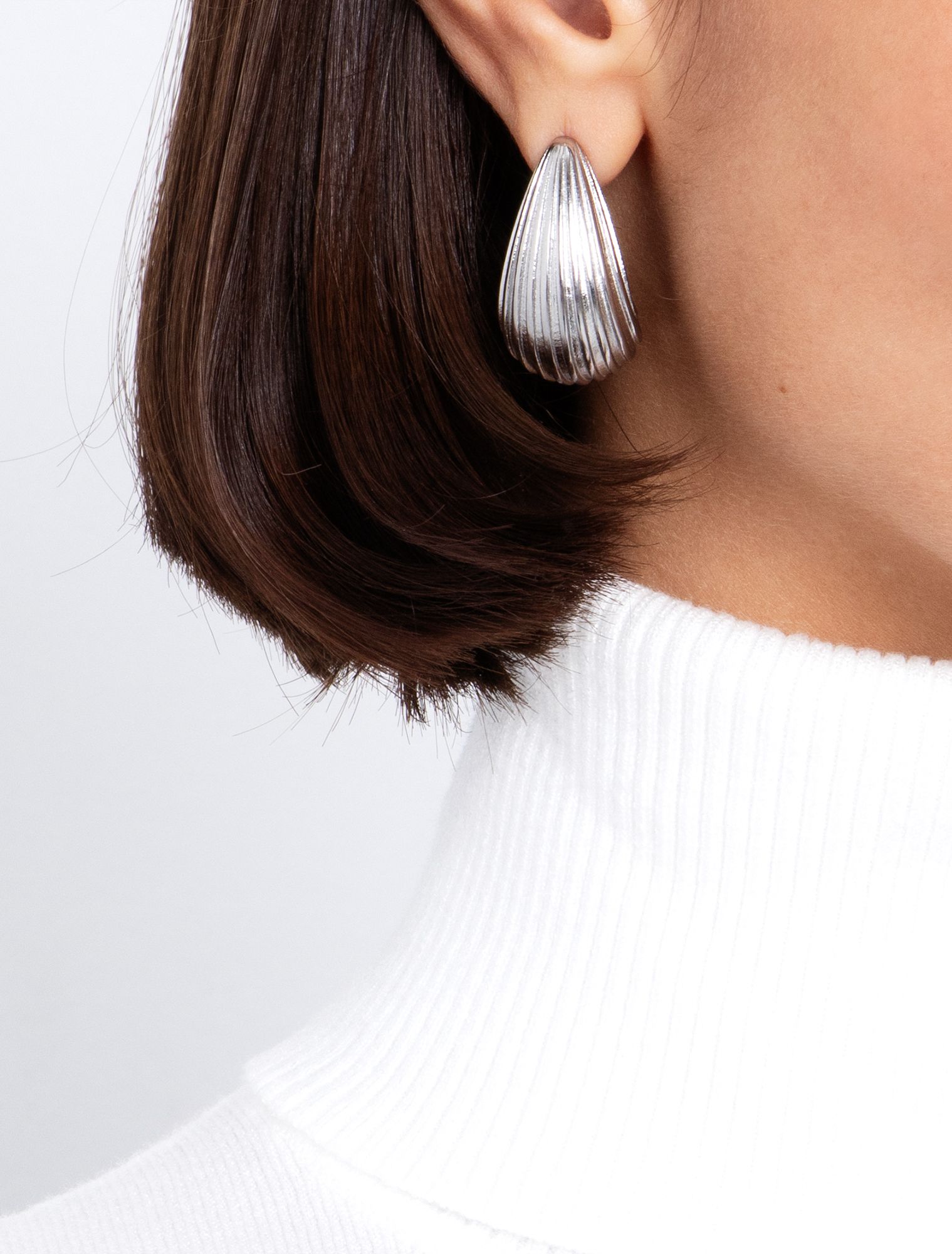 Ανάγλυφα σκουλαρίκια drop