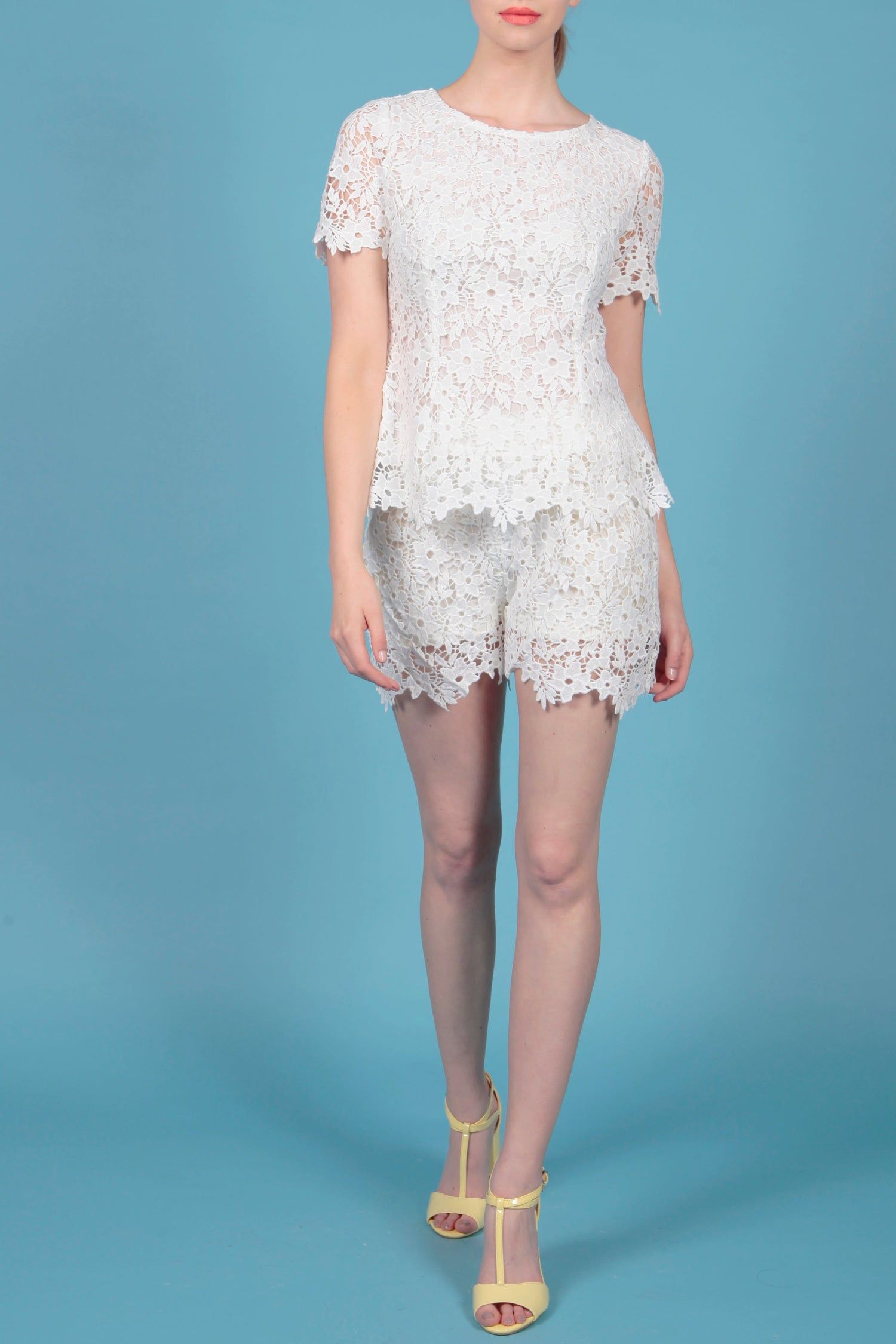 Cutie London Elegant Round Neck Lace Top