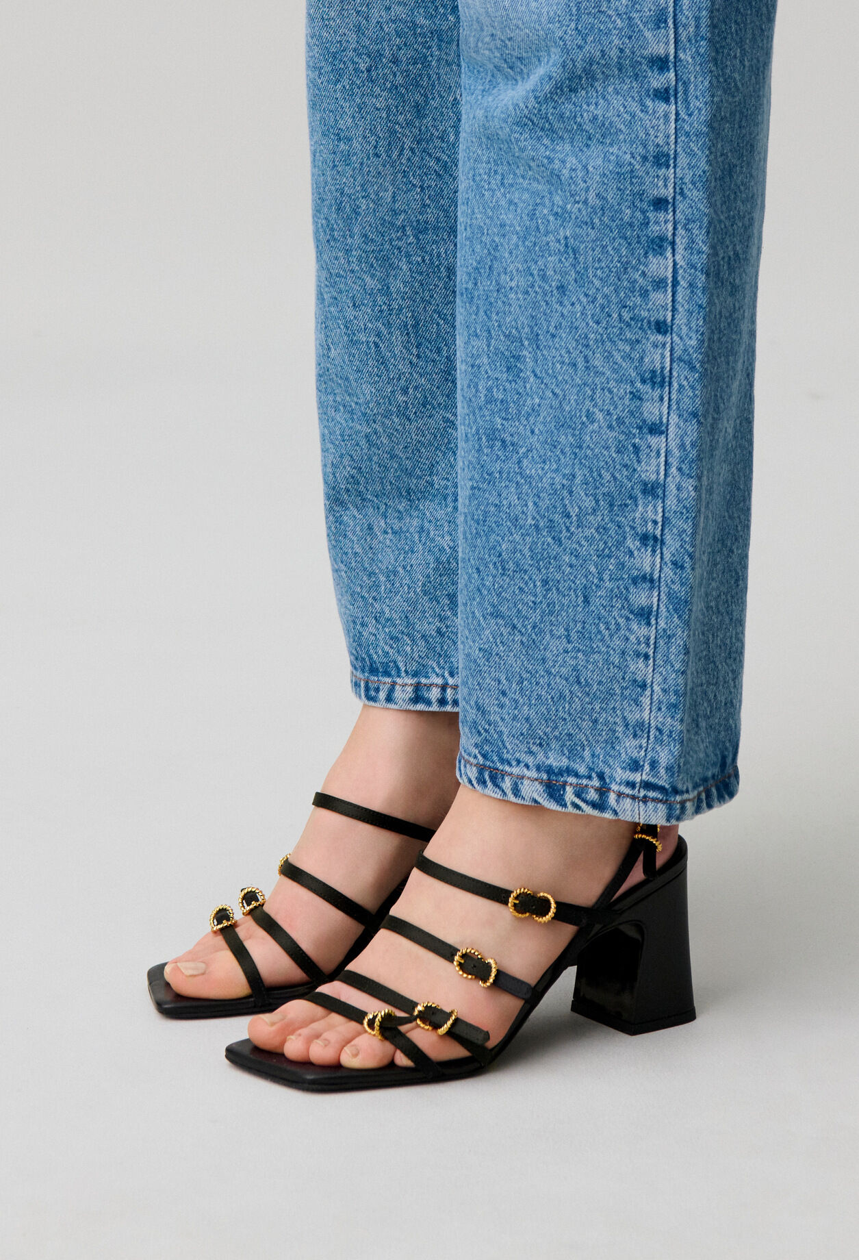 Sandales à talon satin