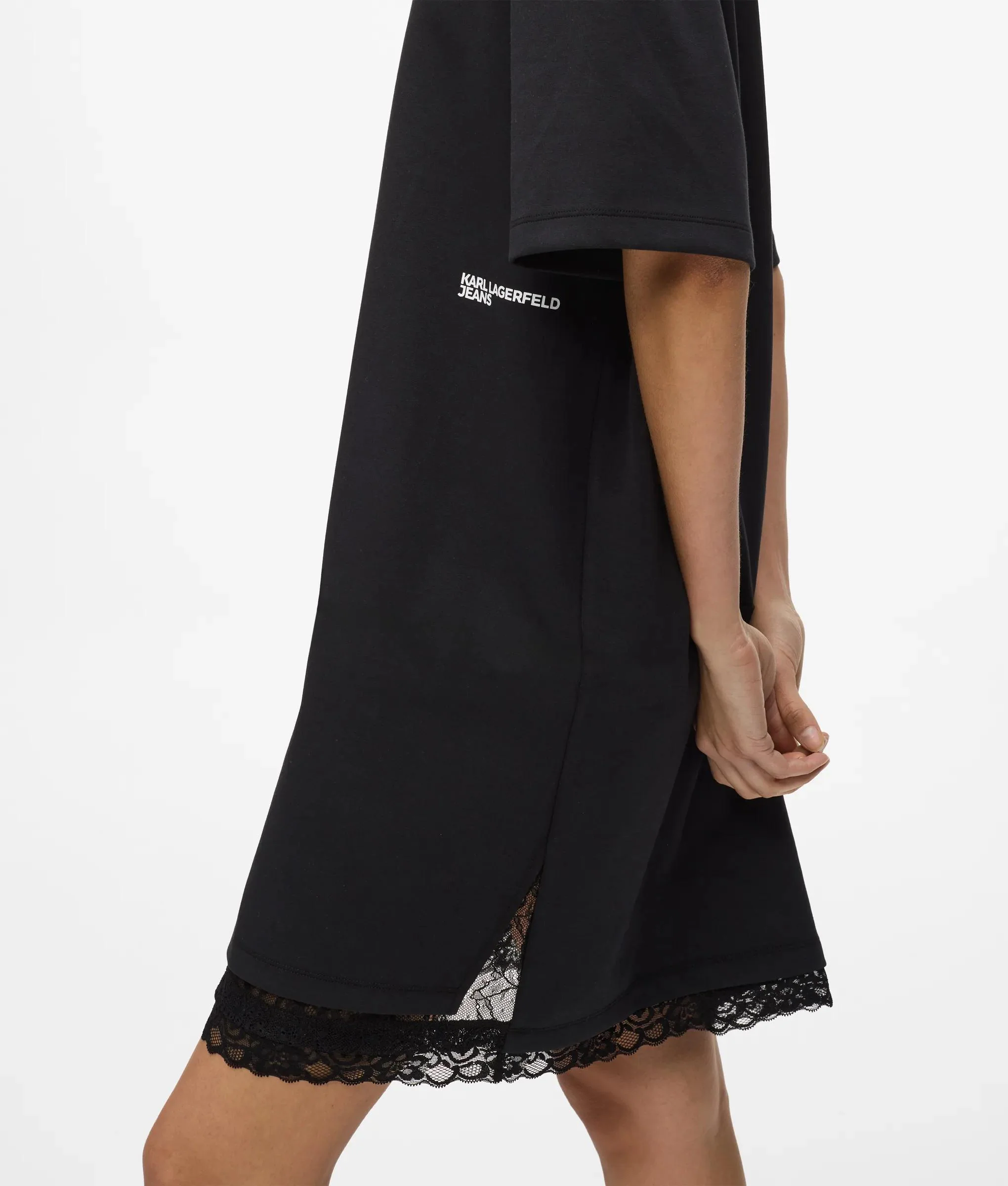 Robe T-shirt décontractée à l'ourlet en dentelle