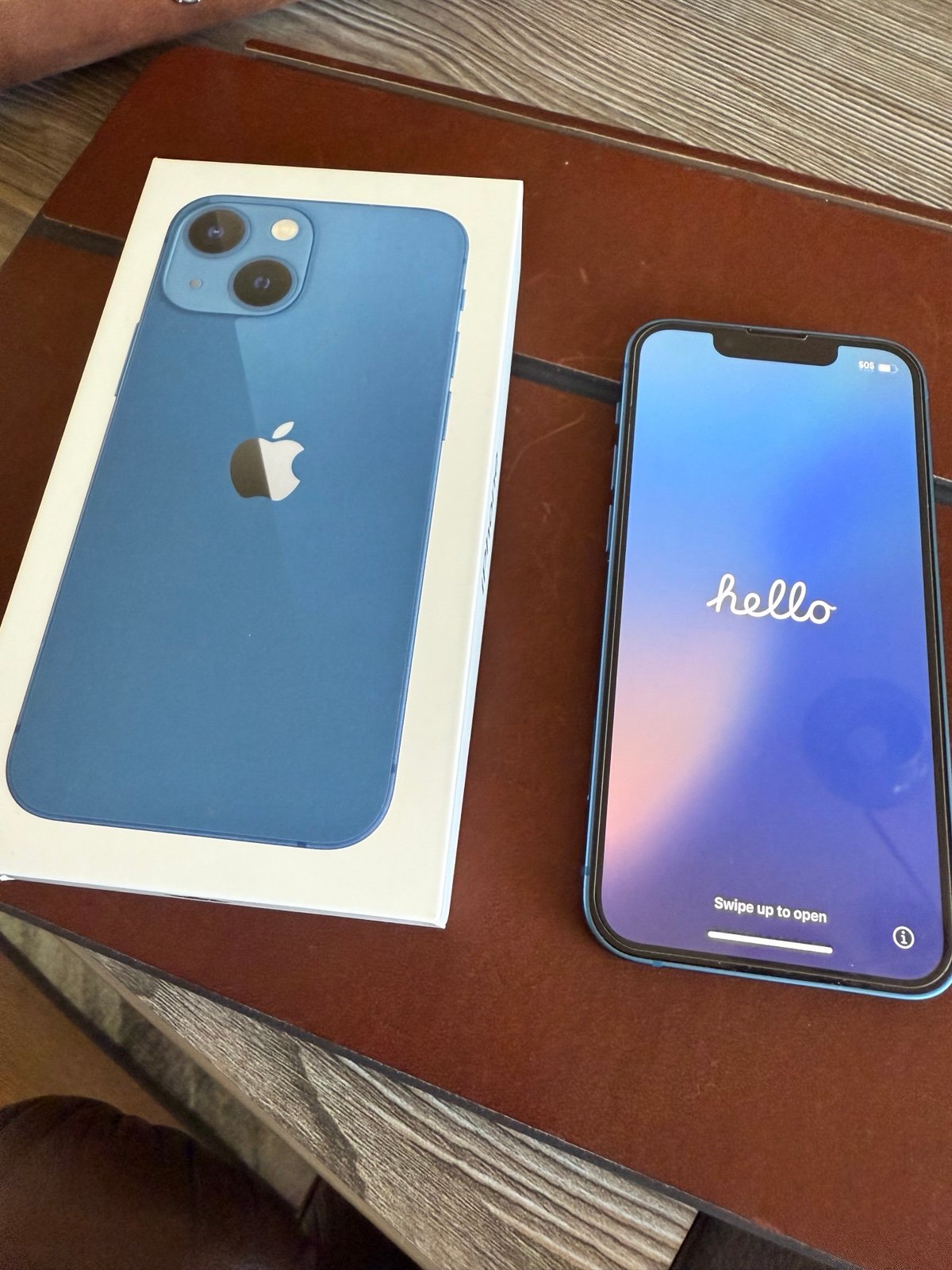 Apple iPhone 13 Mini 128 GB in Blue MINT unlocked w Apple case