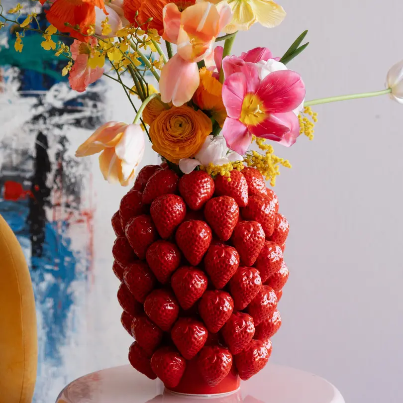 Vase Strawberries