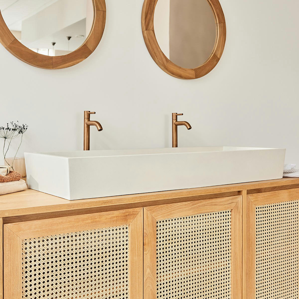 - Vasque en béton beige