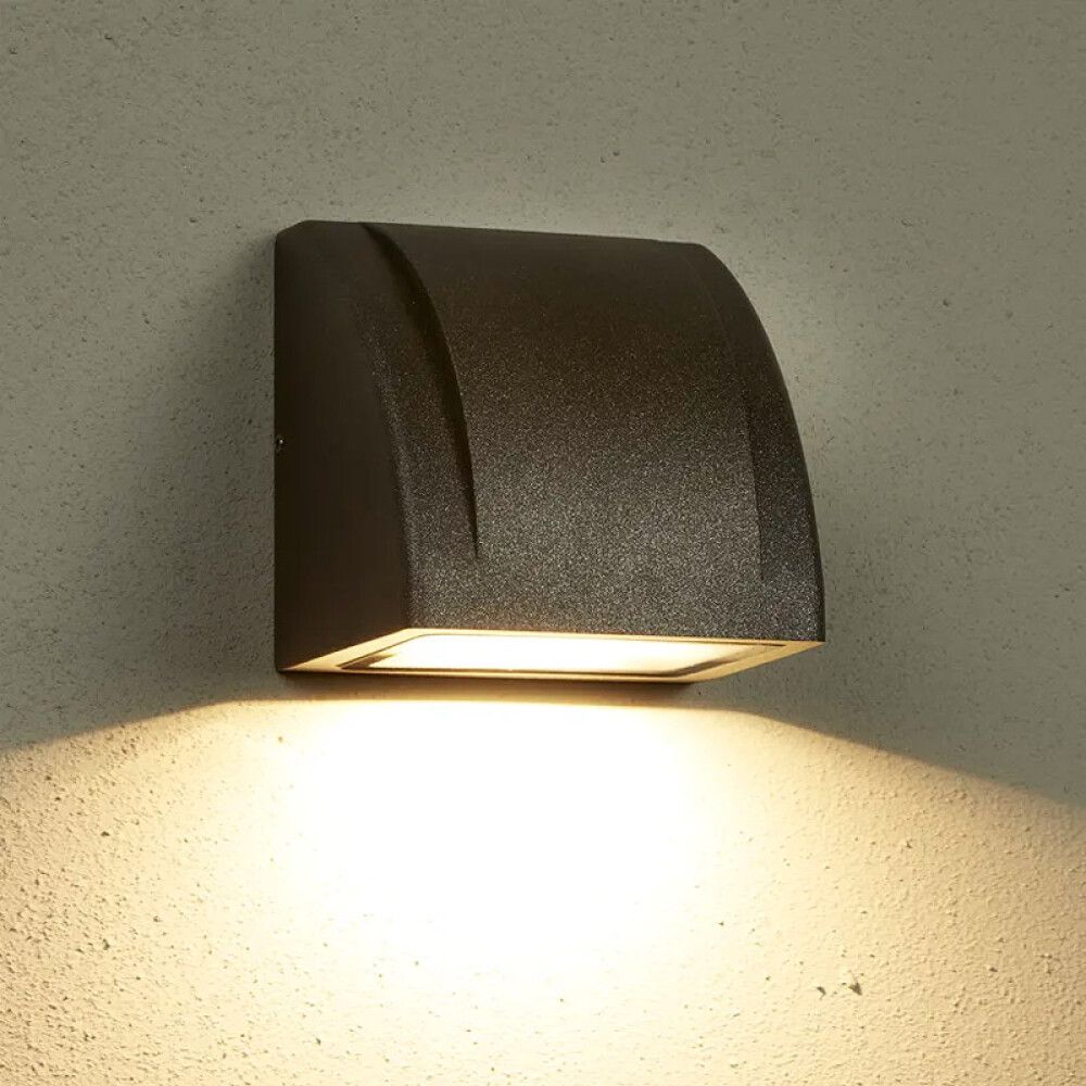 VEGGLAMPE SEARCHLIGHT BERKELEY LED SVART