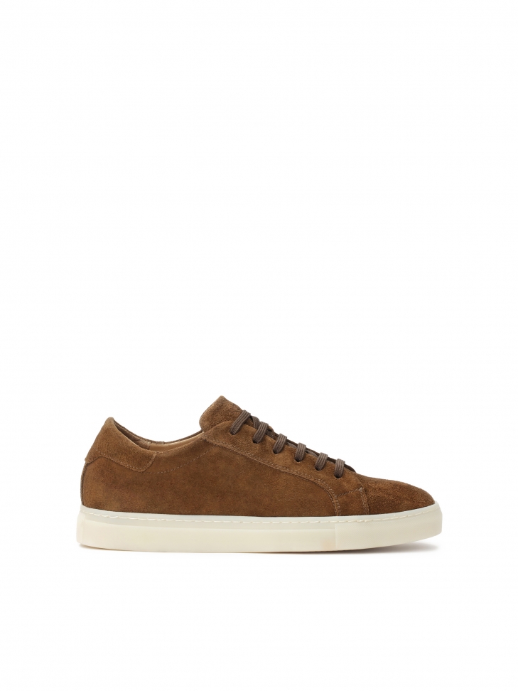 Brown sneakers with low upper