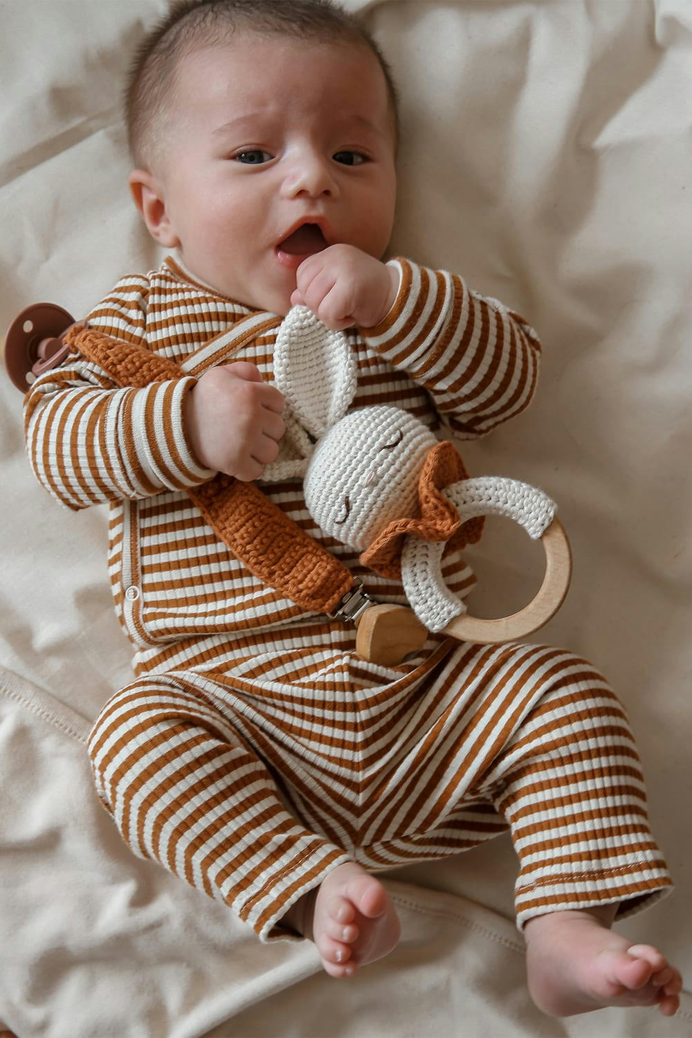 - Anneau de dentition en crochet lapin  Brique