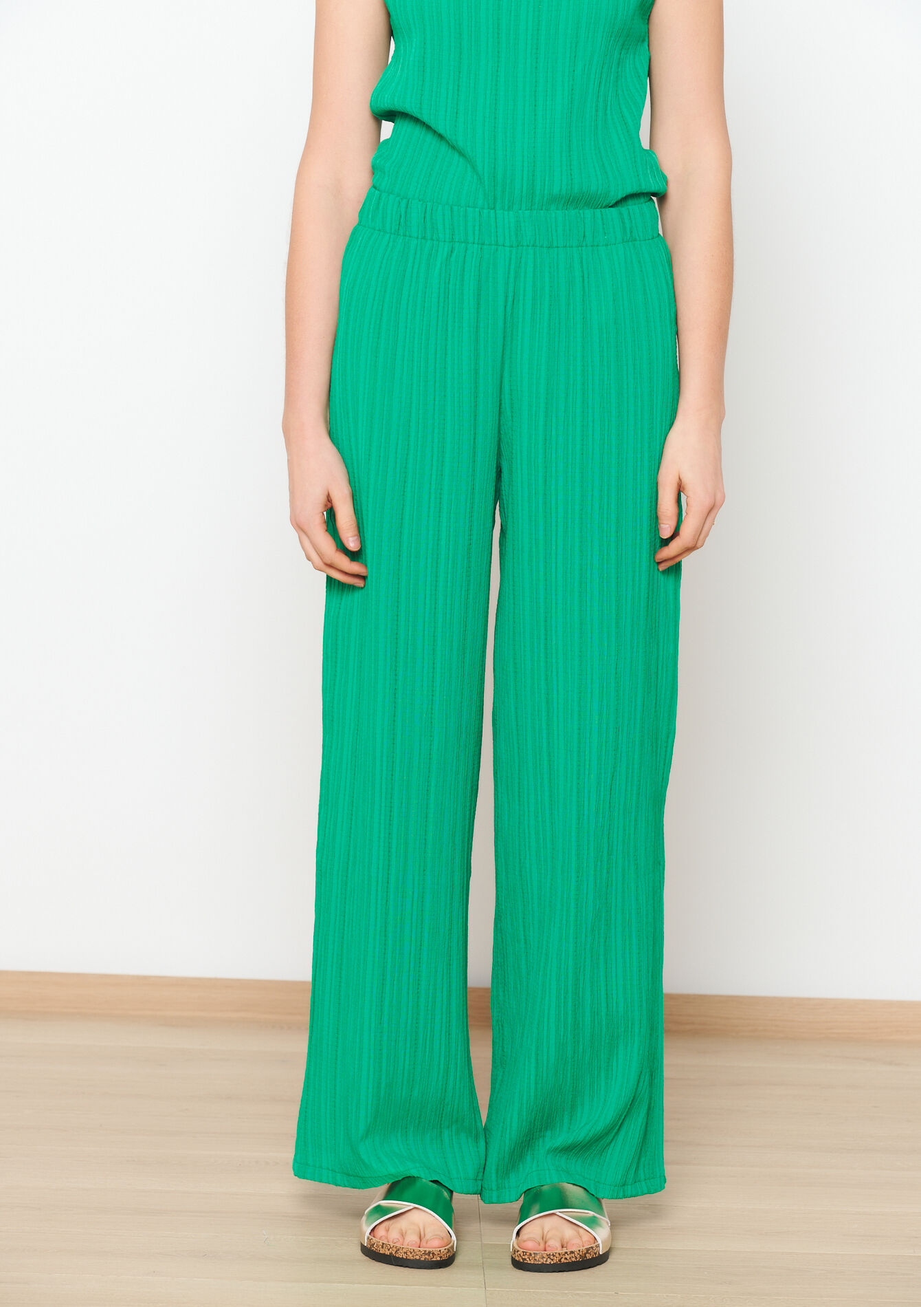 Broek met pliss&eacute;