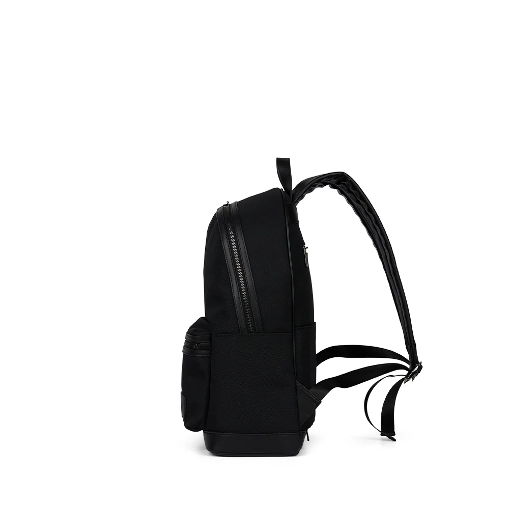 The Logan – Backpack in Black Canvas