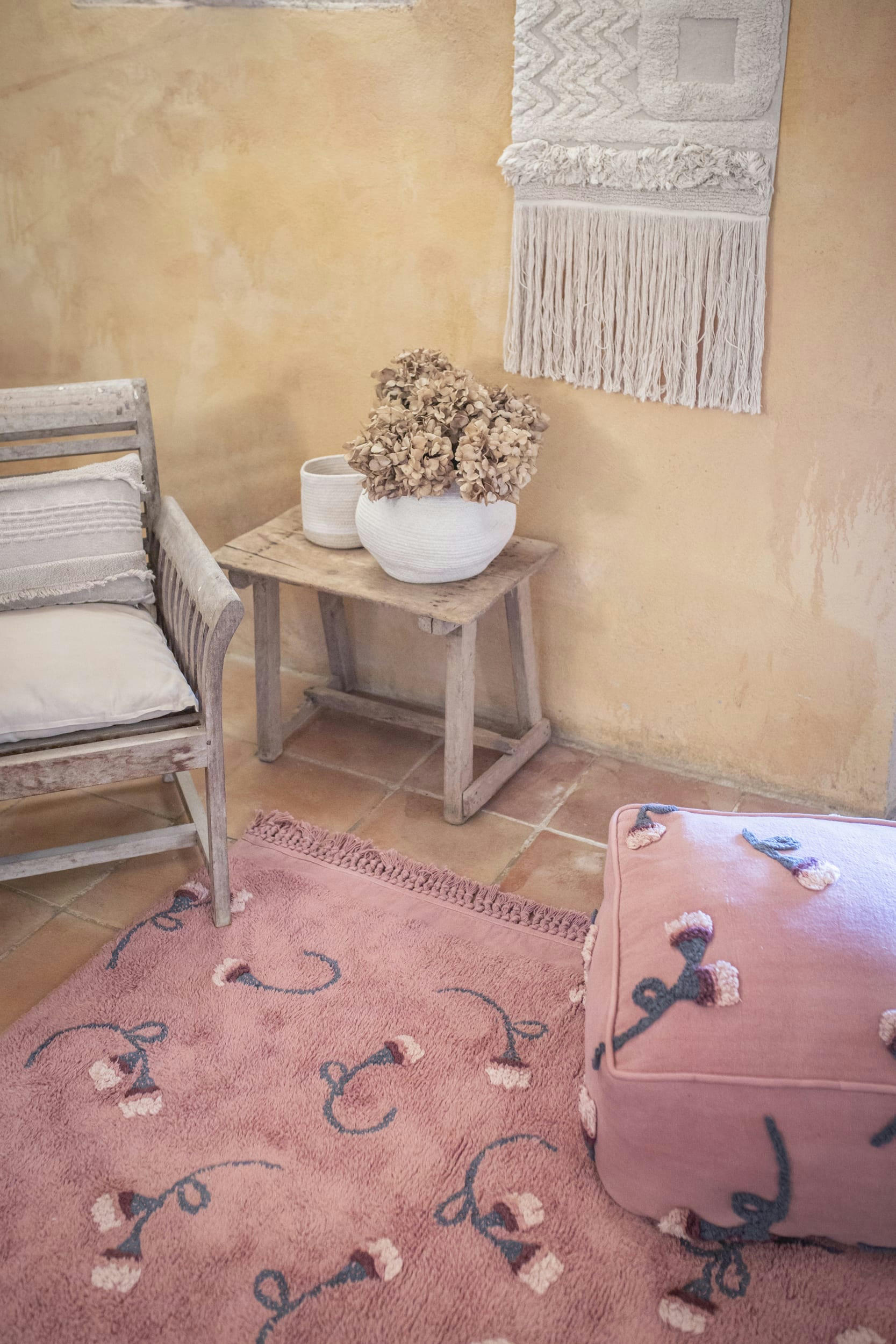 ENGLISH GARDENS - Pouf de roses en coton rose 54x54x27