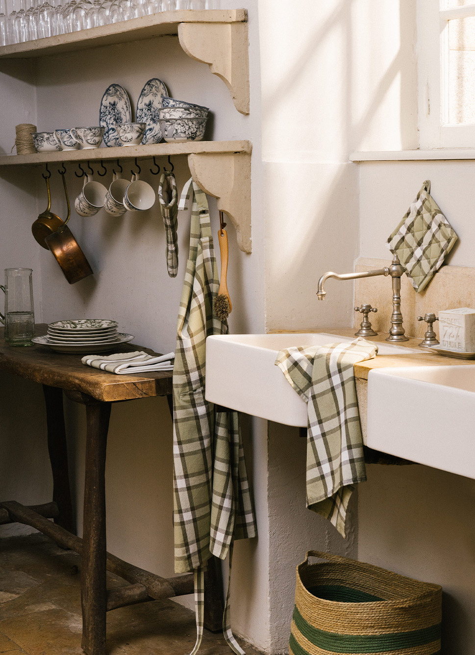 GANT DE CUISINE à CARREAUX VERT KAKI