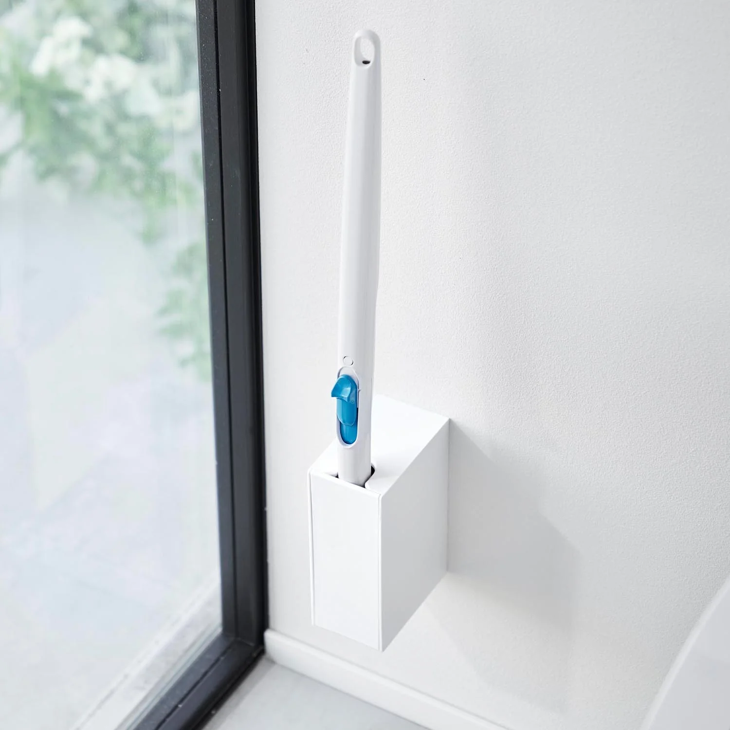 ウォール流せるトイレブラシホルダー タワー 石こうボード壁対応