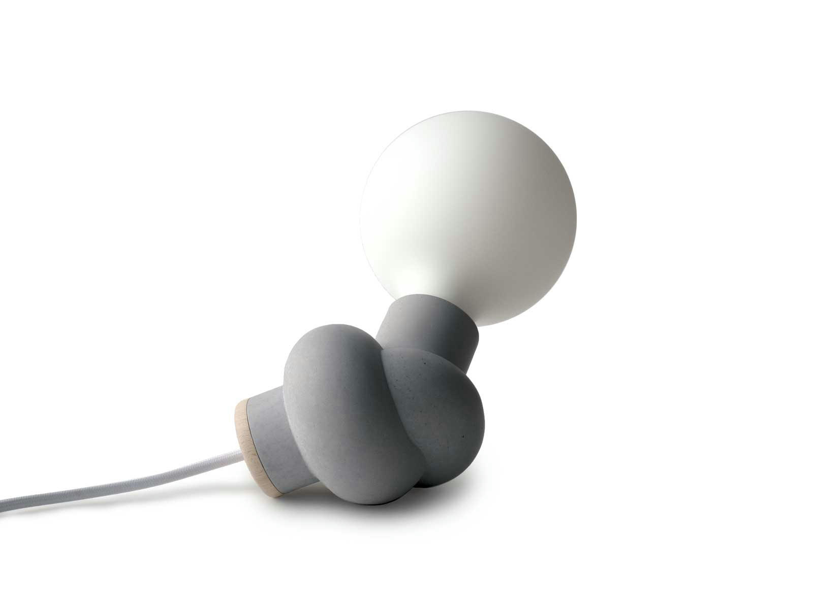 NOEUD - Lampe à poser en béton et bois cordon blanc ampoule LED porcelaine