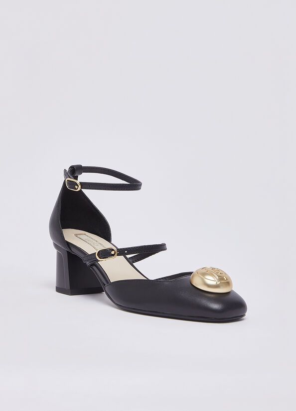 Two pieces in pelle