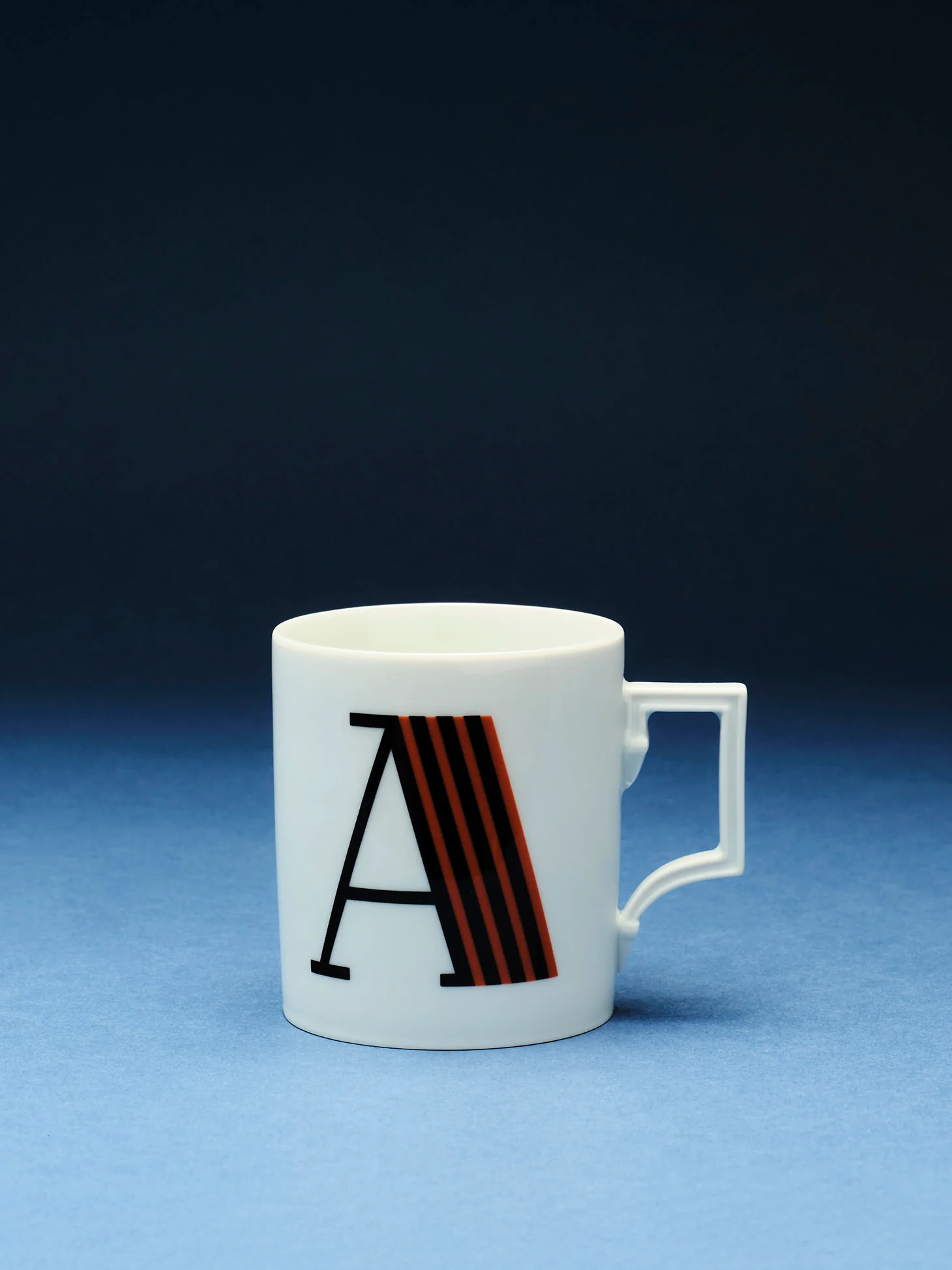 Westwing x MEISSEN, Handgefertigte Tasse Initials mit Dekor-Motiv