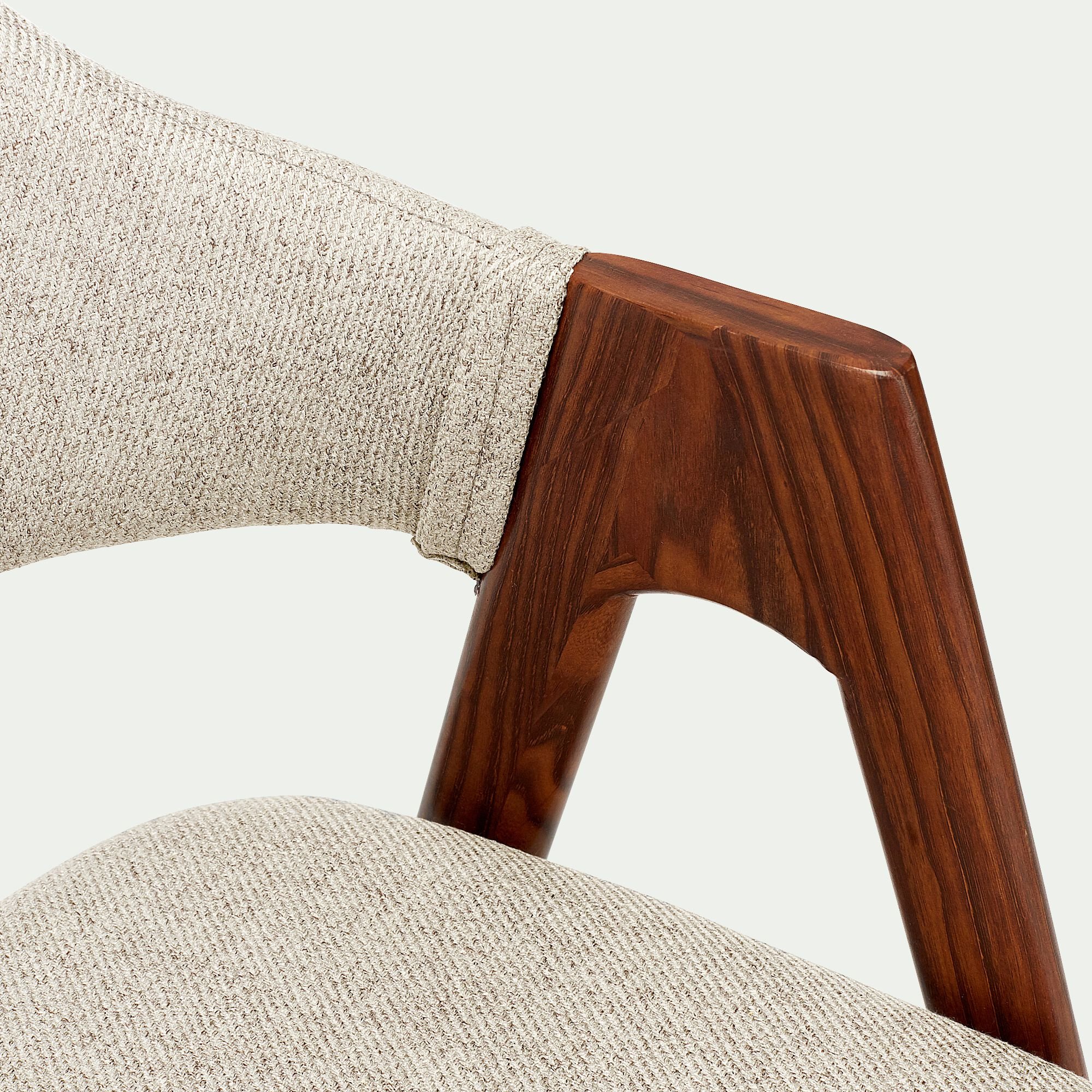 GARETTE - Chaise en tissu et effet bois foncé avec accoudoirs - beige alpilles