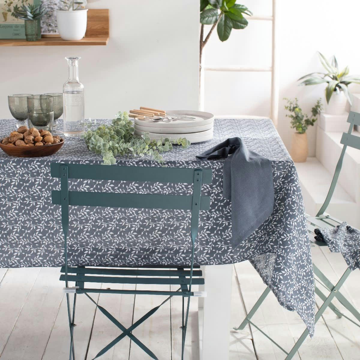 - Nappe en Polyester Bleu gris 140x240 cm