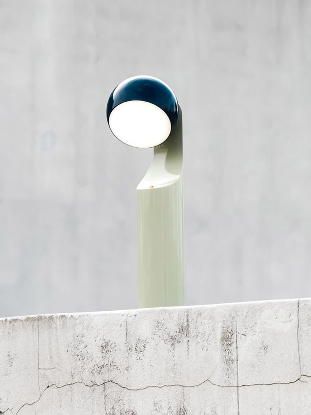 Lampe nomade 180 mint blue - house of homen bleu nuit