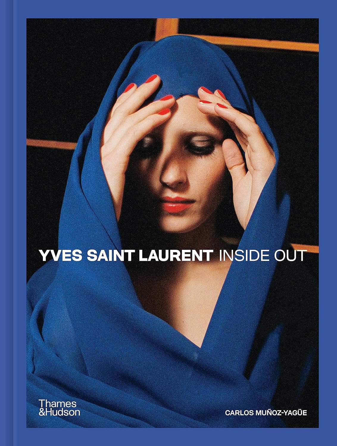 New-Mags koffietafelboek Yves Saint Laurent Inside Out - blauw - 14 x 1 x 20