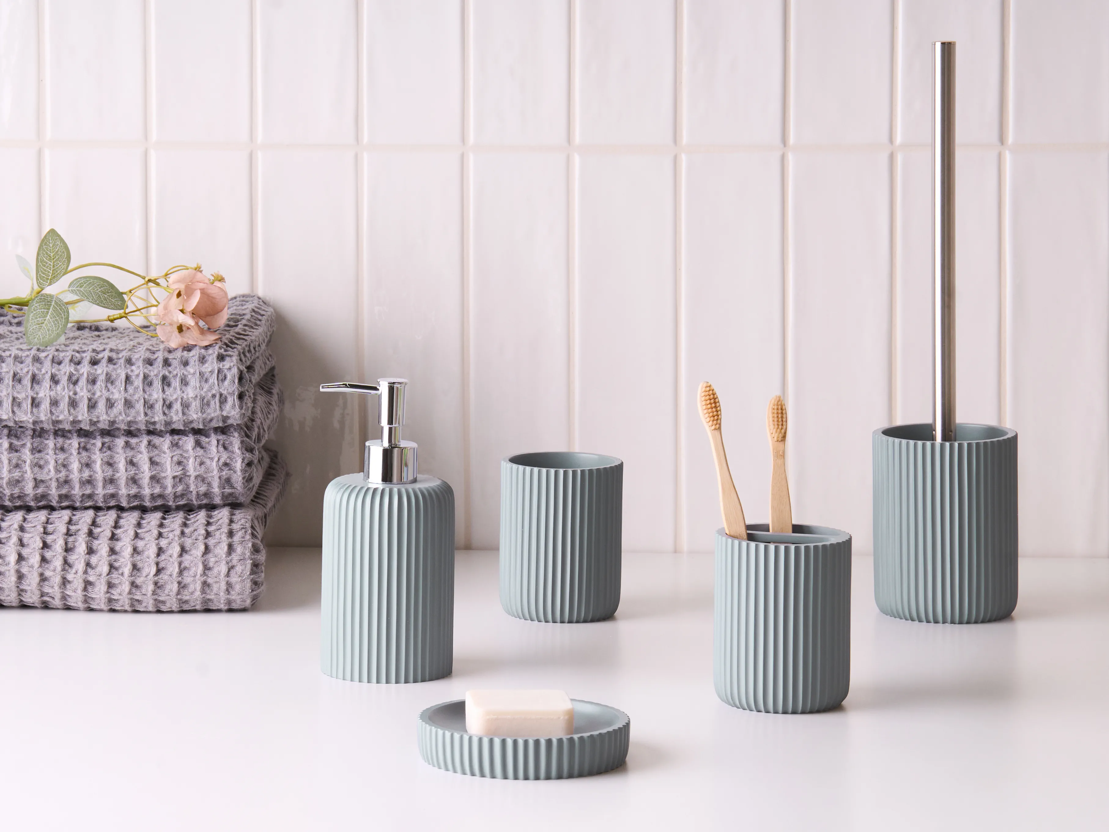 5-Piece Bathroom Accessories Set CAMANA Light Grey