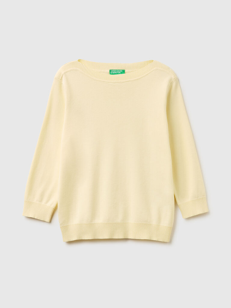 Light yellow sweater with boat neck