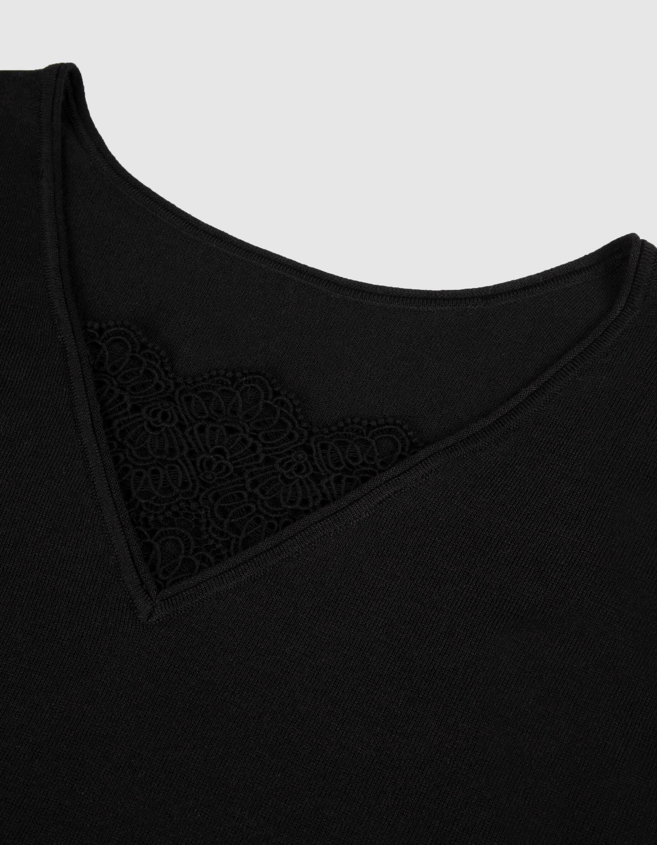 Pull noir tricot fin découpe dentelle dos Femme