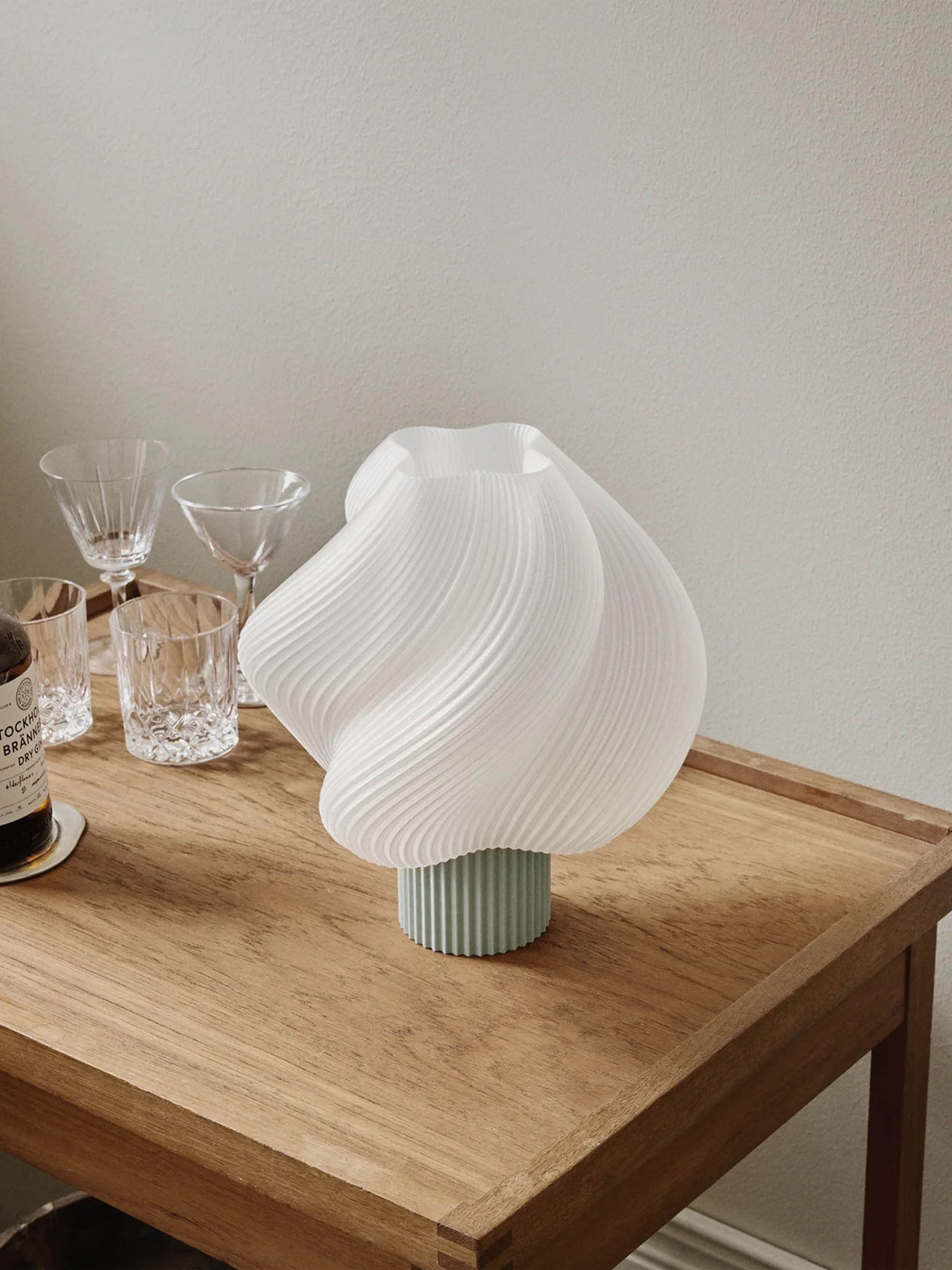 Dimmbare Tischlampe Soft Serve, in verschiedenen Größen