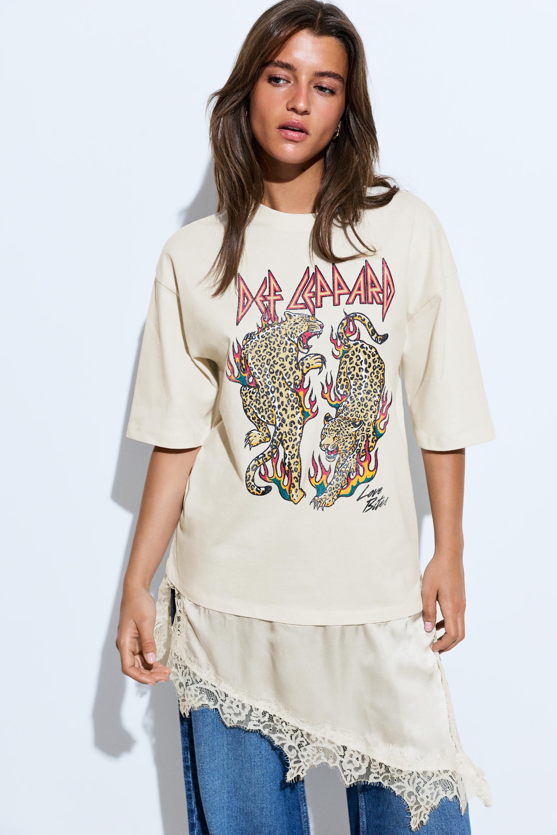 Camiseta Def Leppard ©Universal