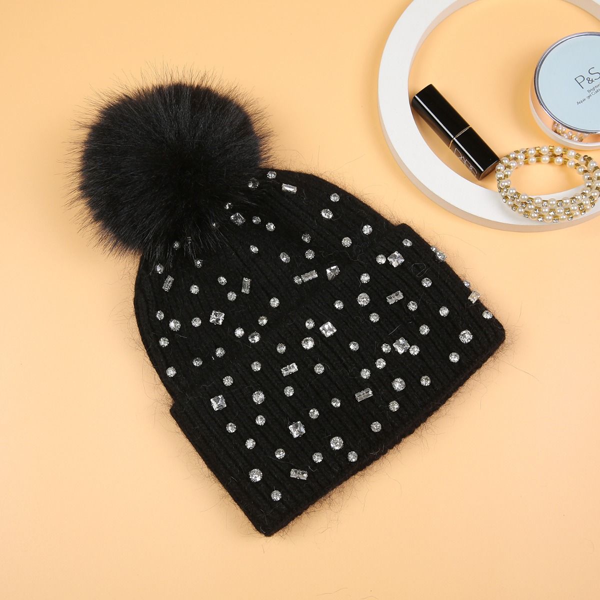 PEACH ACCESSORIES Sparkling Gem Winter Pompom Hat