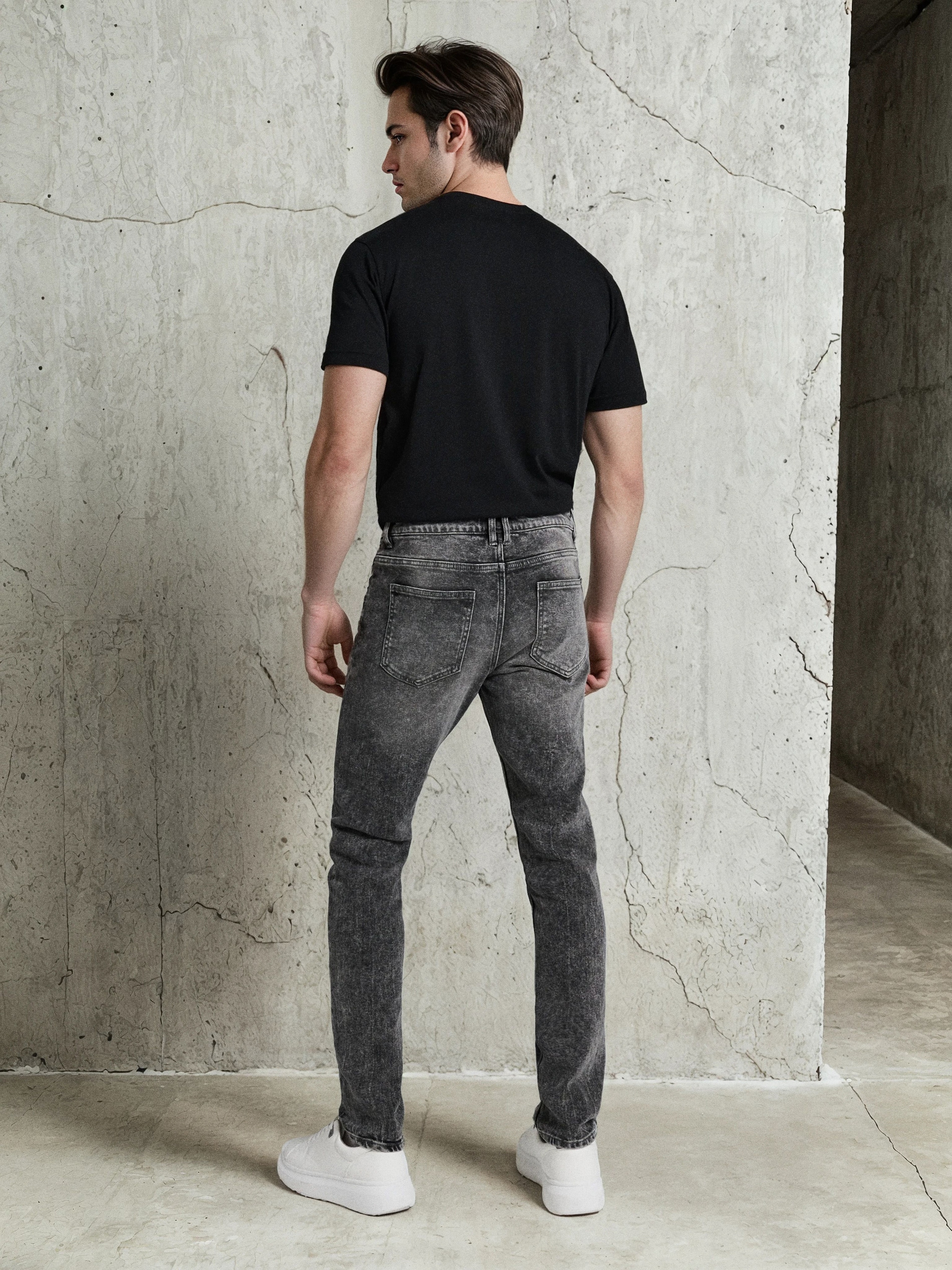Jeansy slim fit z efektem sprania